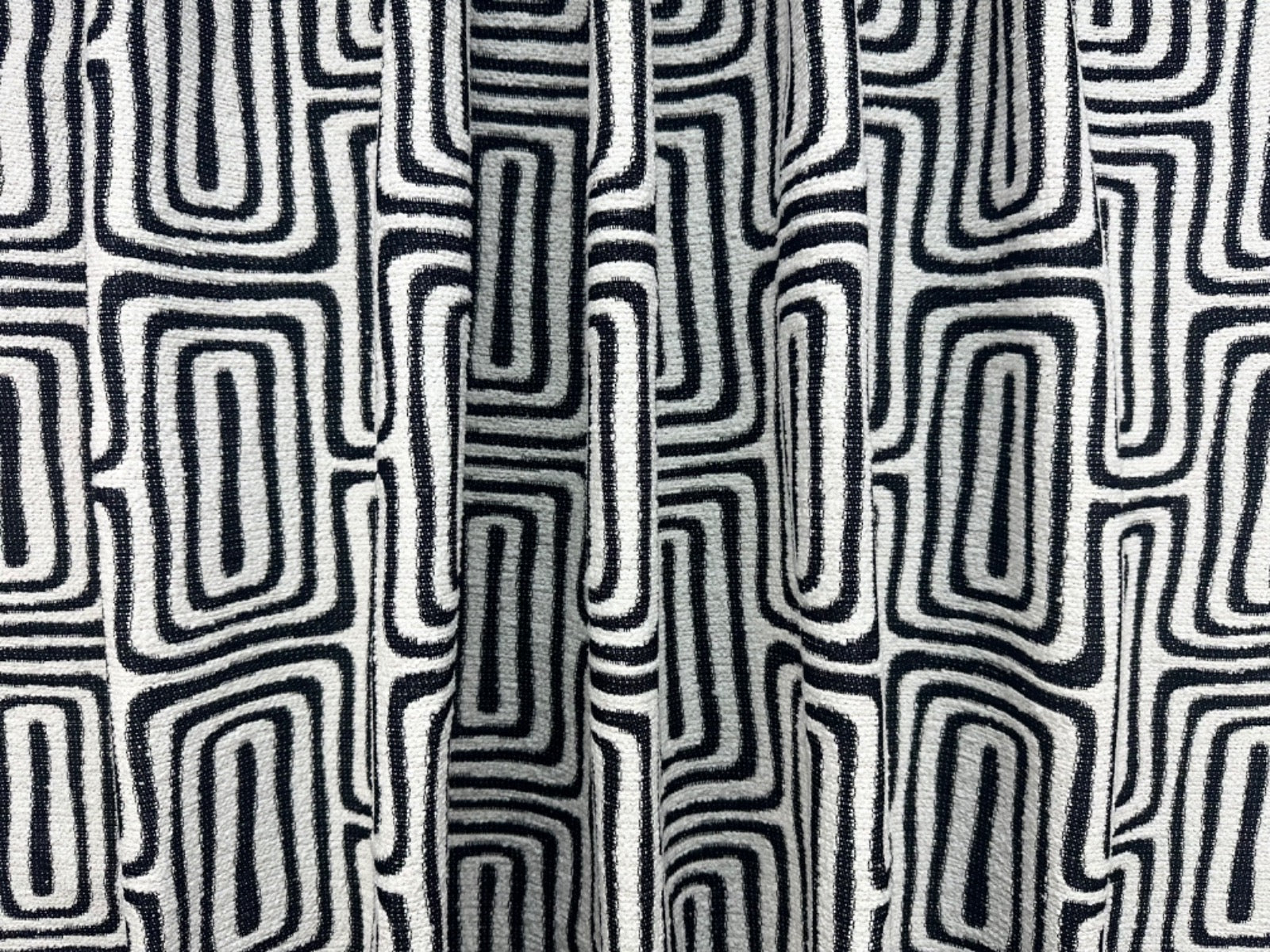 H377 Illusion Tapestry Monochrome Black White