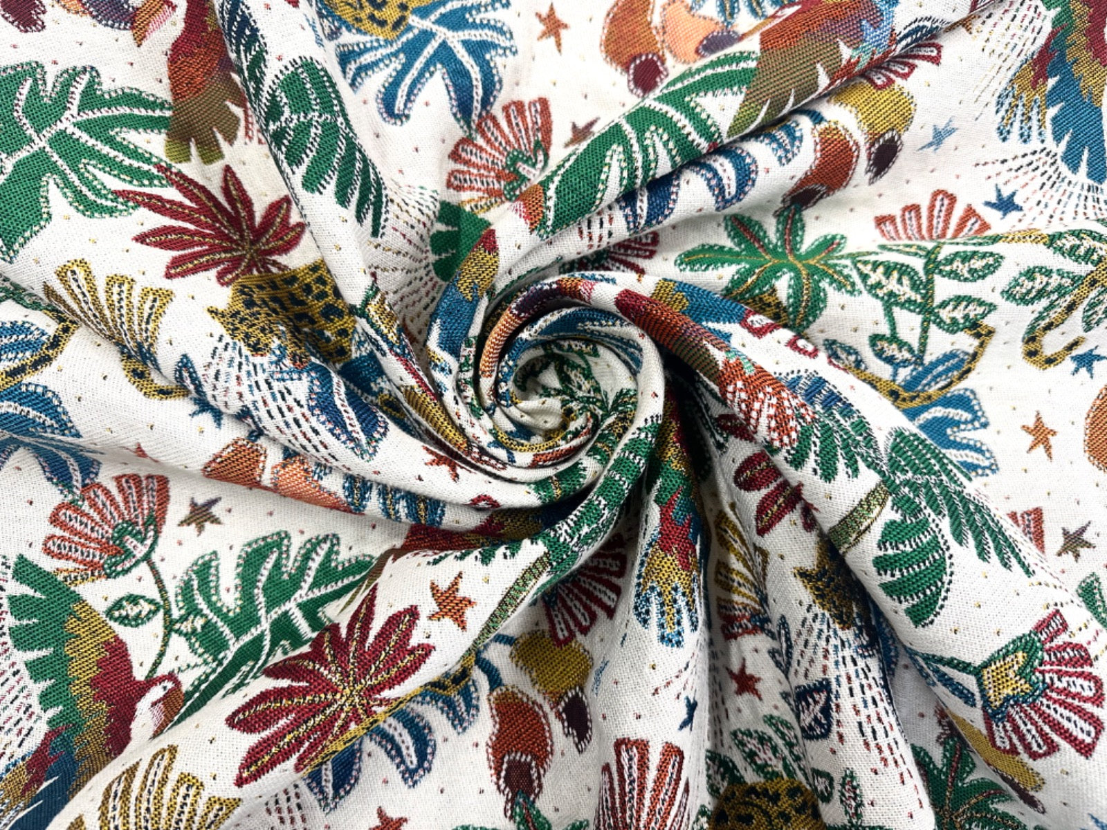 H378 Tropical Jungle Animals White Multi