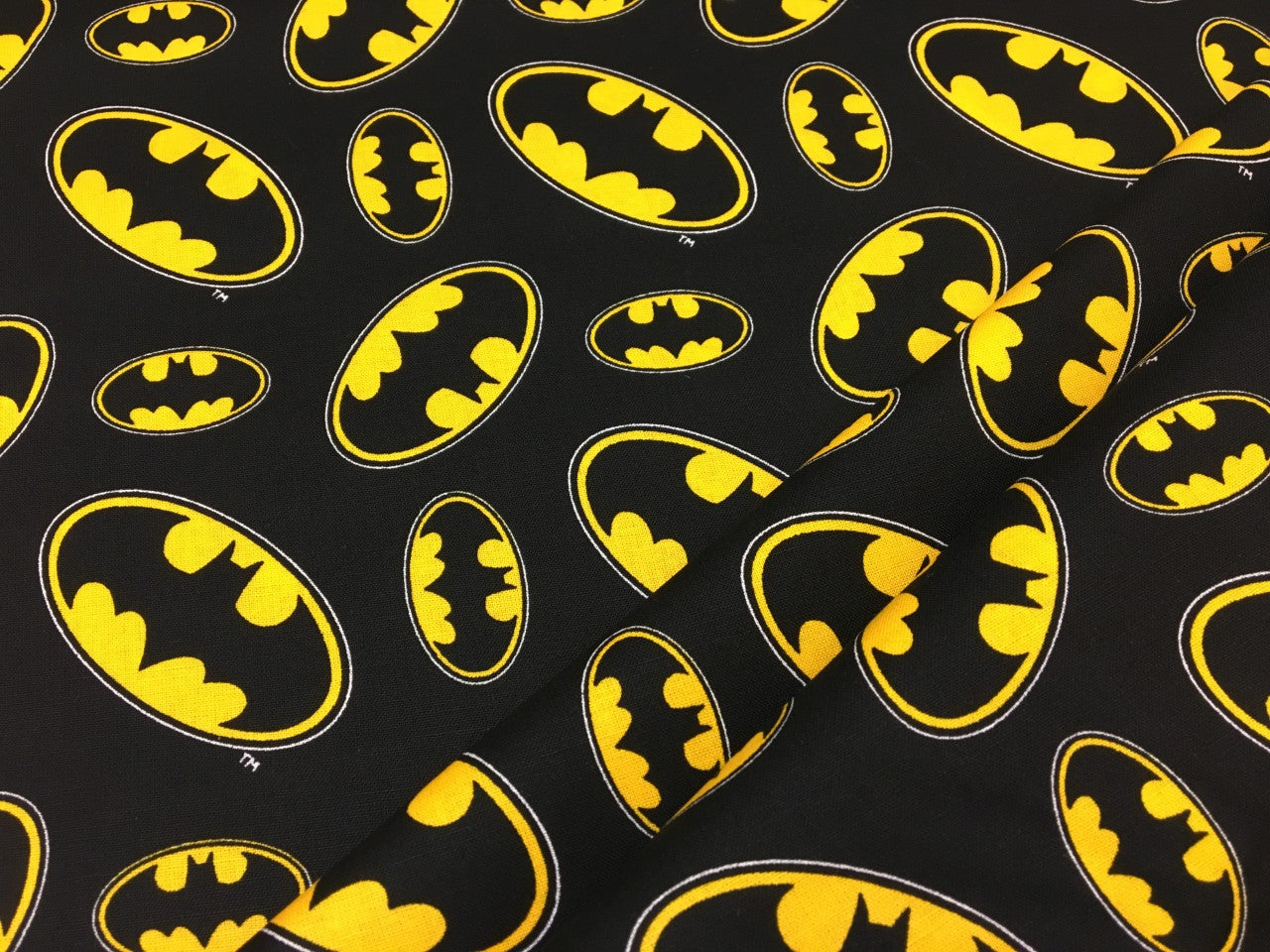 Batman Sign Black Yellow P42