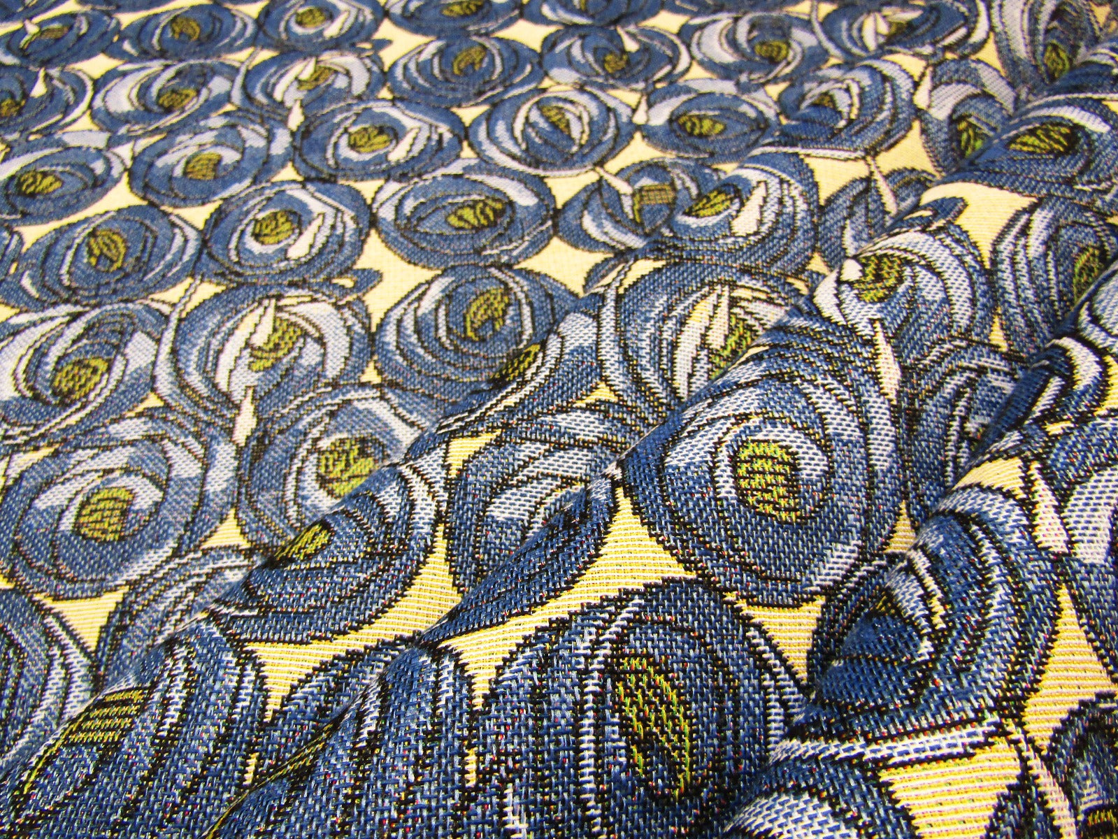 Lotus Bloom Tapestry Blue S35