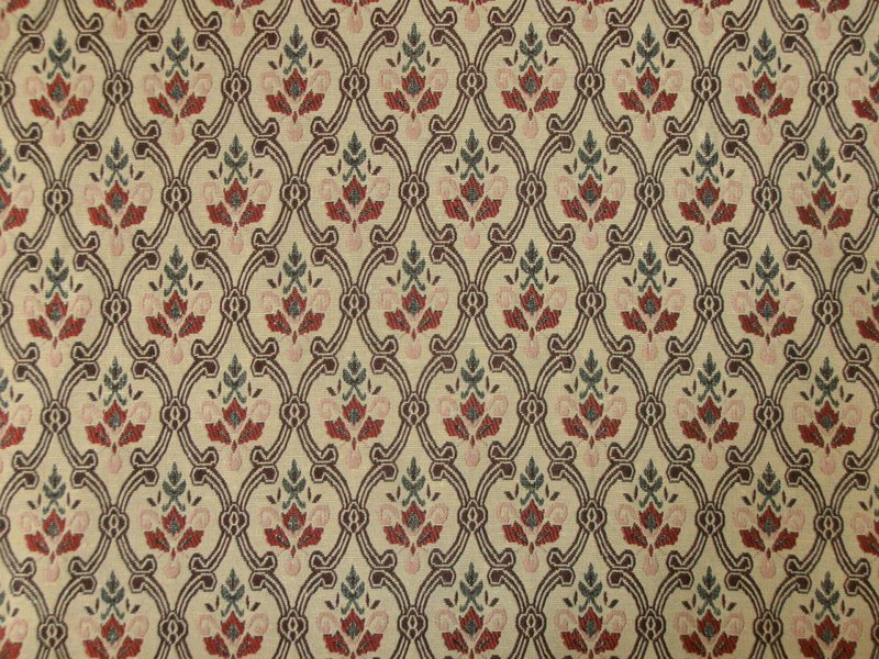 ST Red Gold Small Trellis Tapestry D24