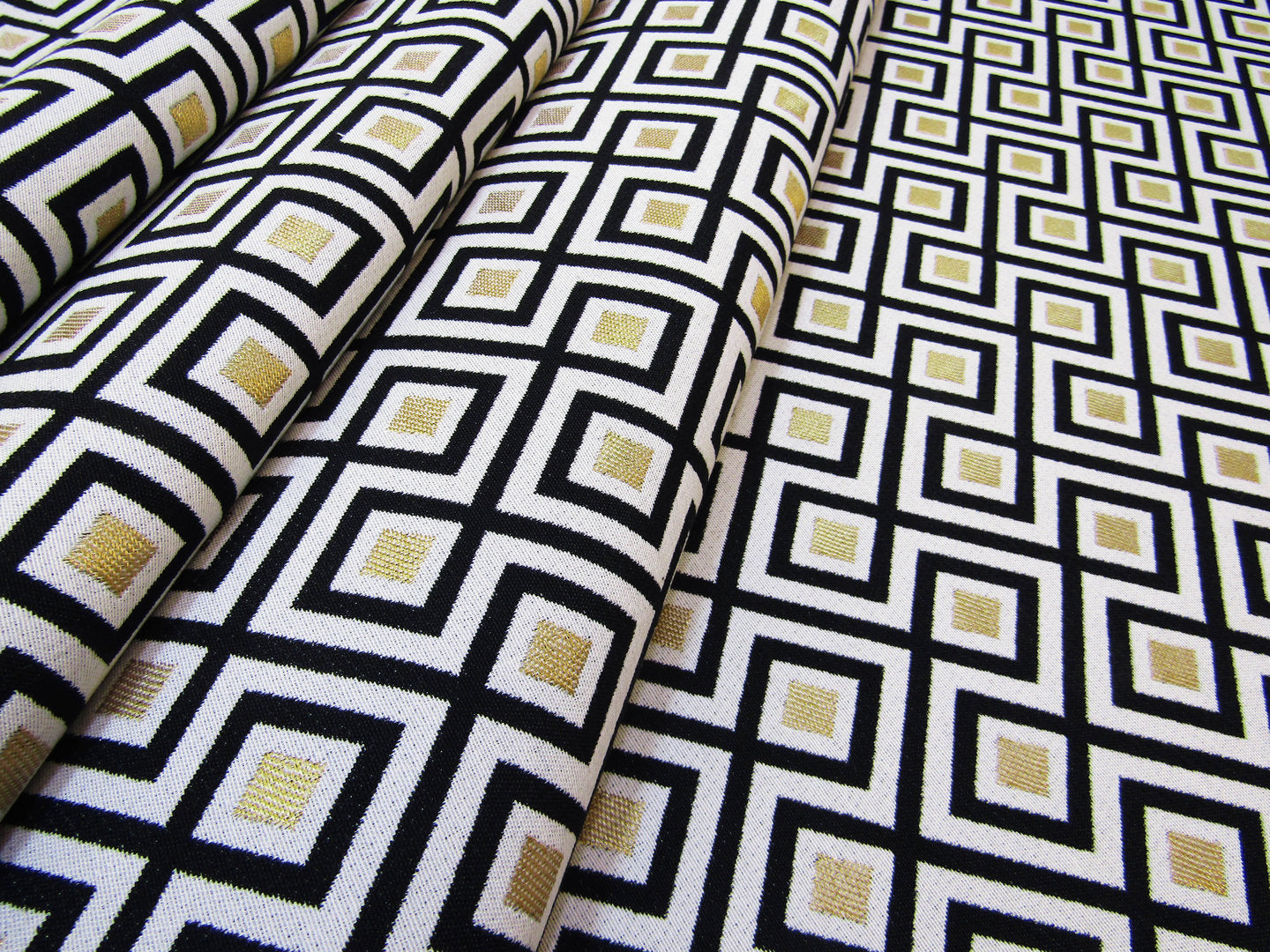 Deco Diamond Black Gold T198
