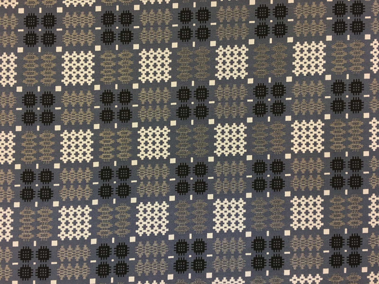 R44 Welsh Blanket Tapestry Blue