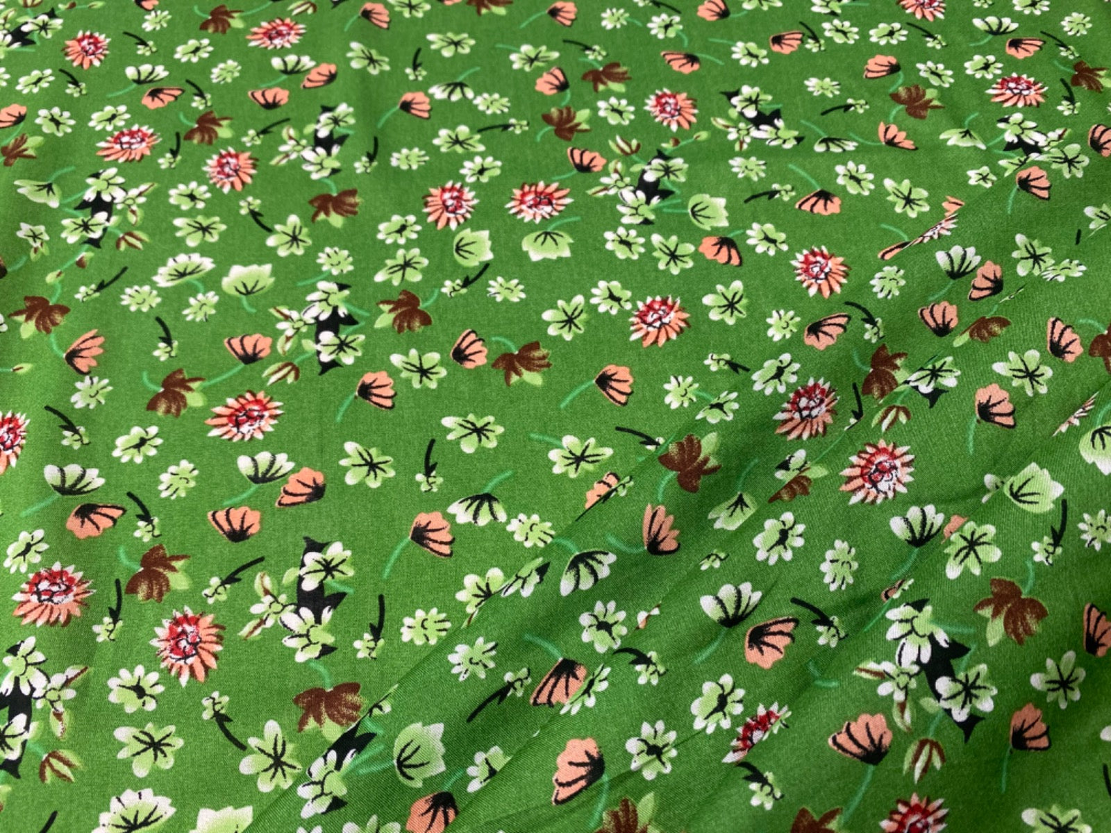 F337 Gardeners Flowers Viscose Green