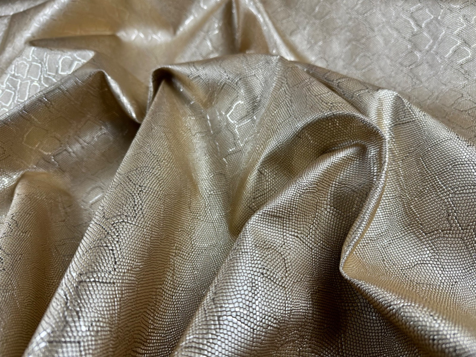 Croc Skin Leatherette Metallic Gold H338