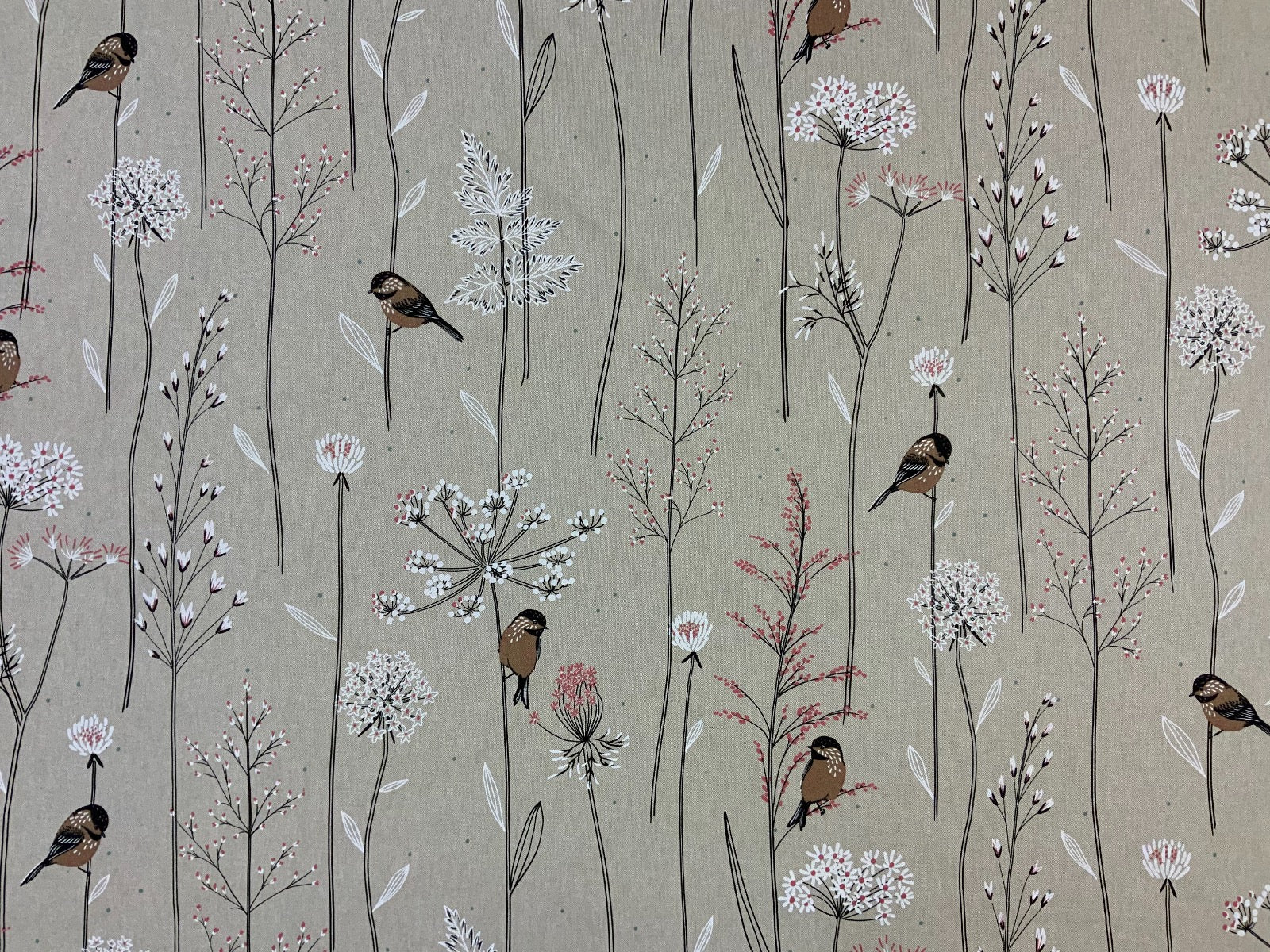 T374 Finch and flowers Linen