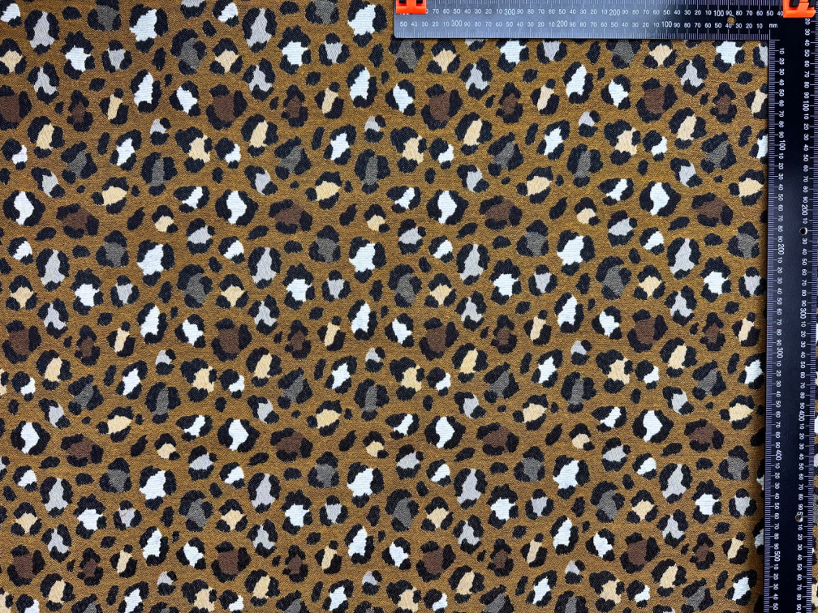 H330 Textured Leopard Print Tapestry Peanut/ Noir
