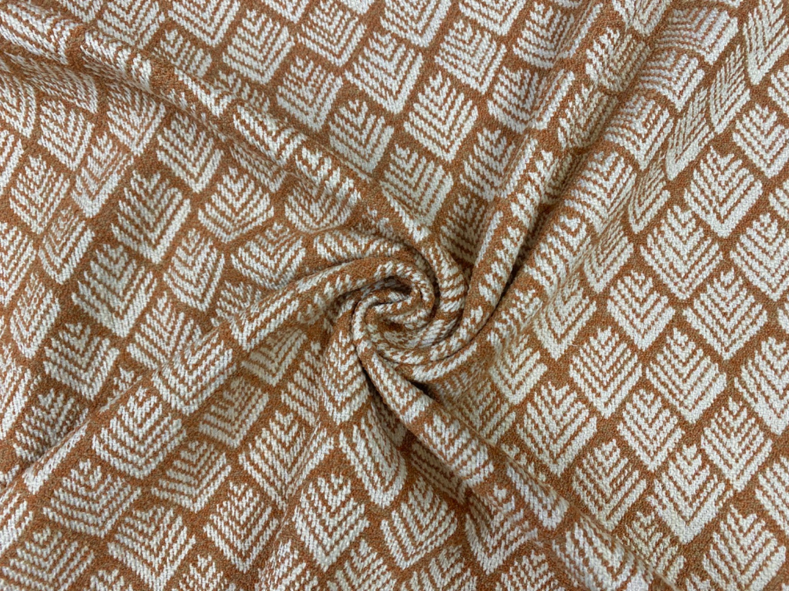 S251 Oslo Leaf Chestnut