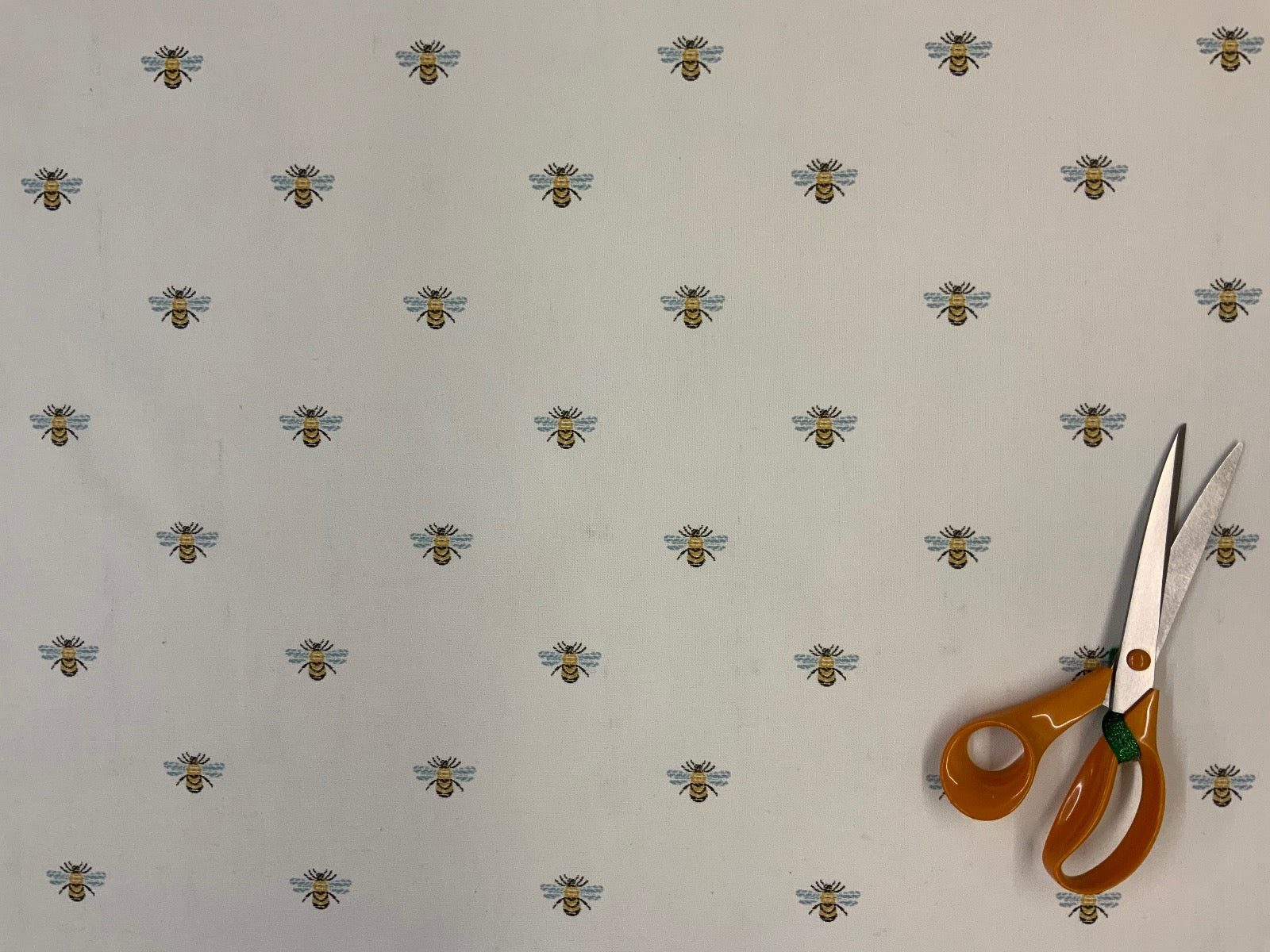 S154 Zen Bee Chalk