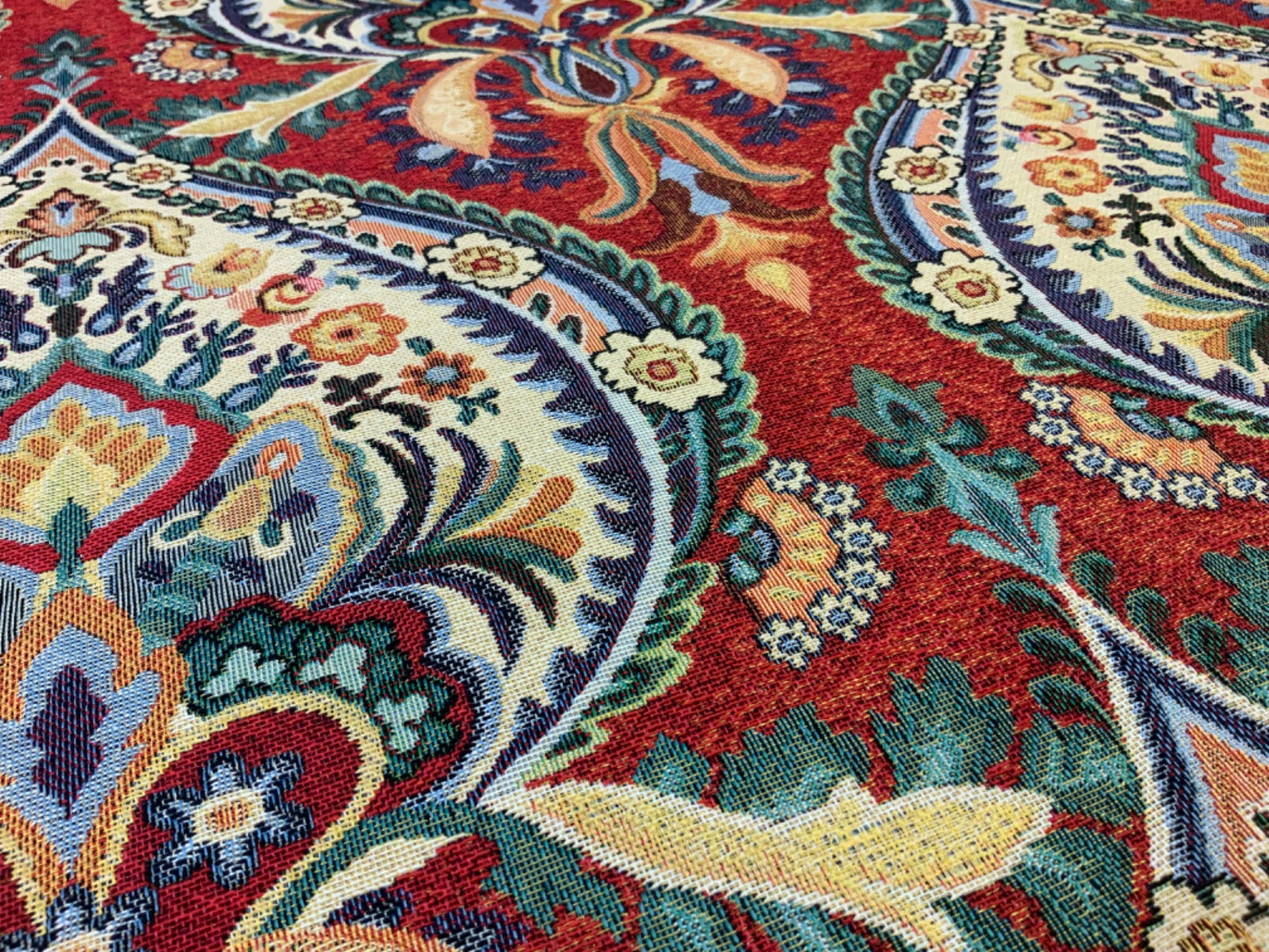 S217 Folk Paisley Tapestry