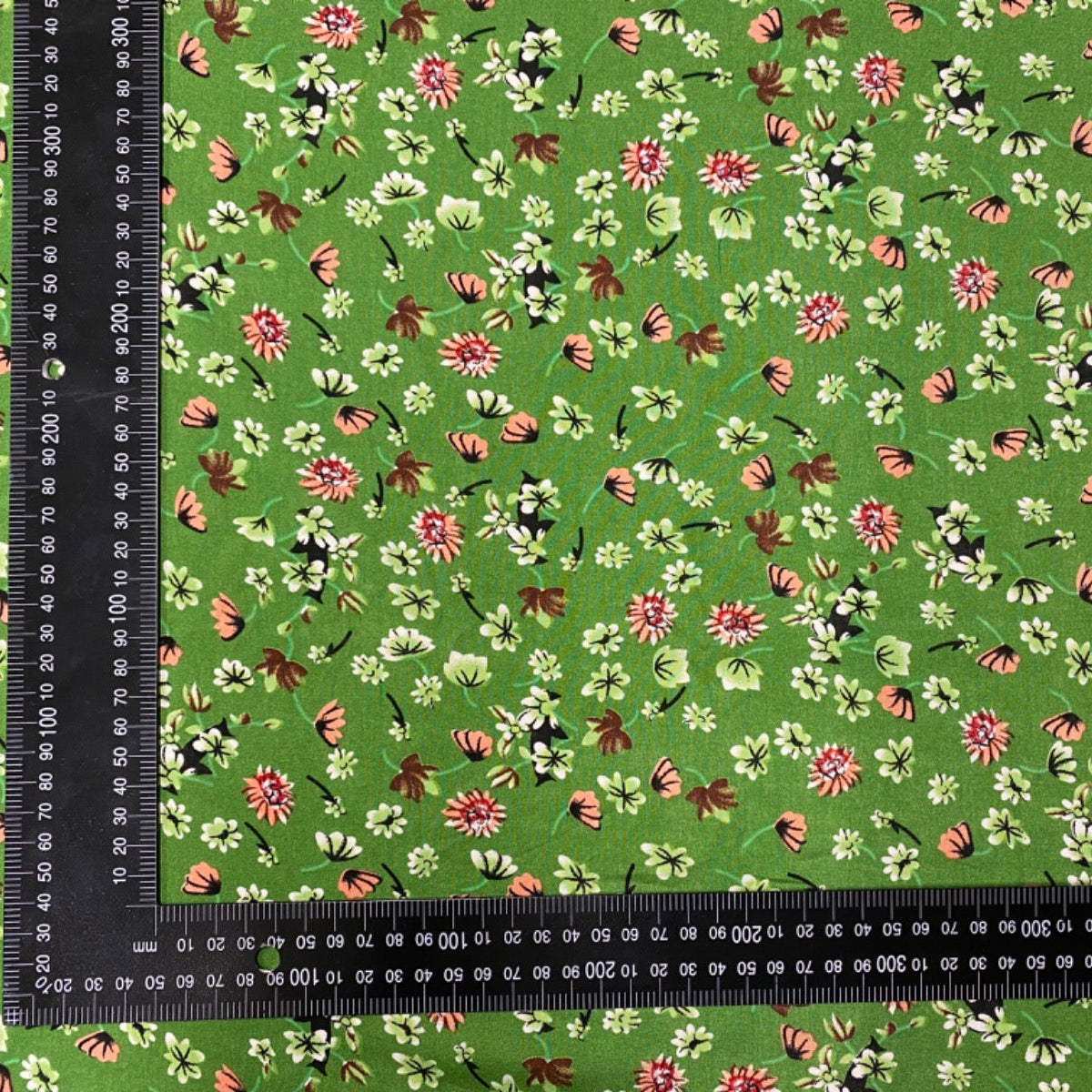F337 Gardeners Flowers Viscose Green