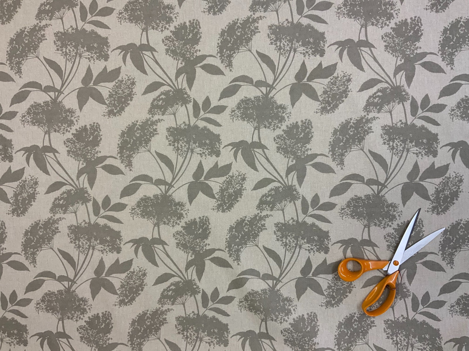 S185 Elderflower Taupe
