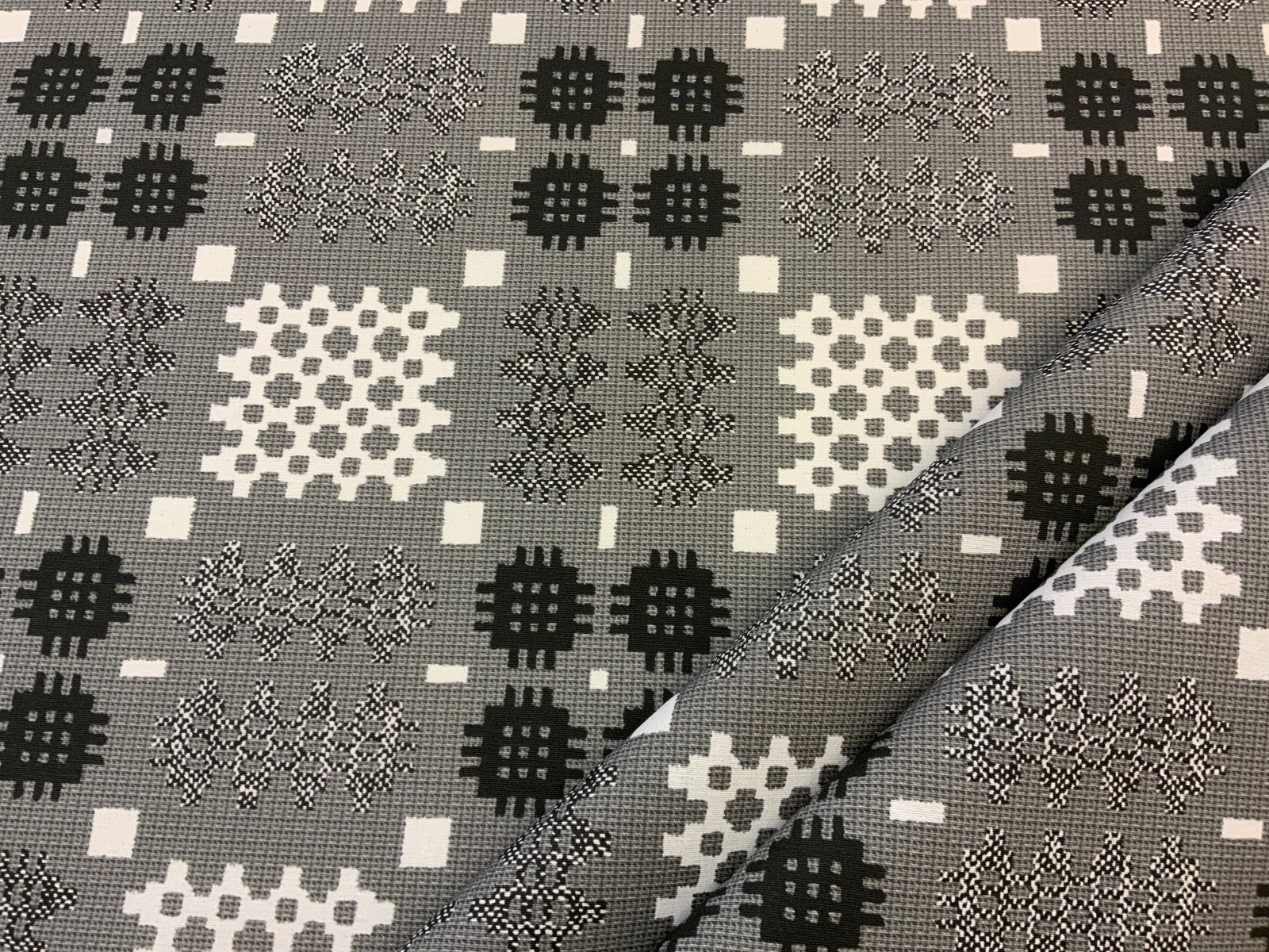 S177 Outdoor Water Repellent Welsh Blanket Grey