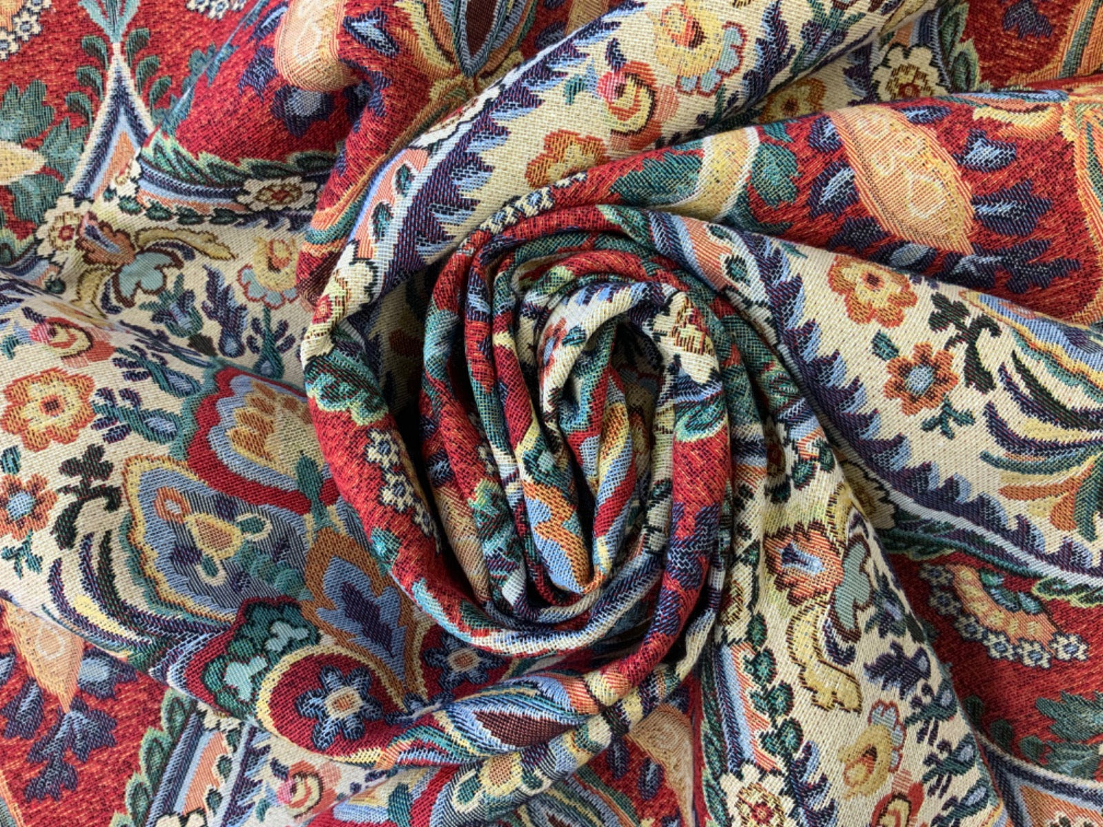 S217 Folk Paisley Tapestry