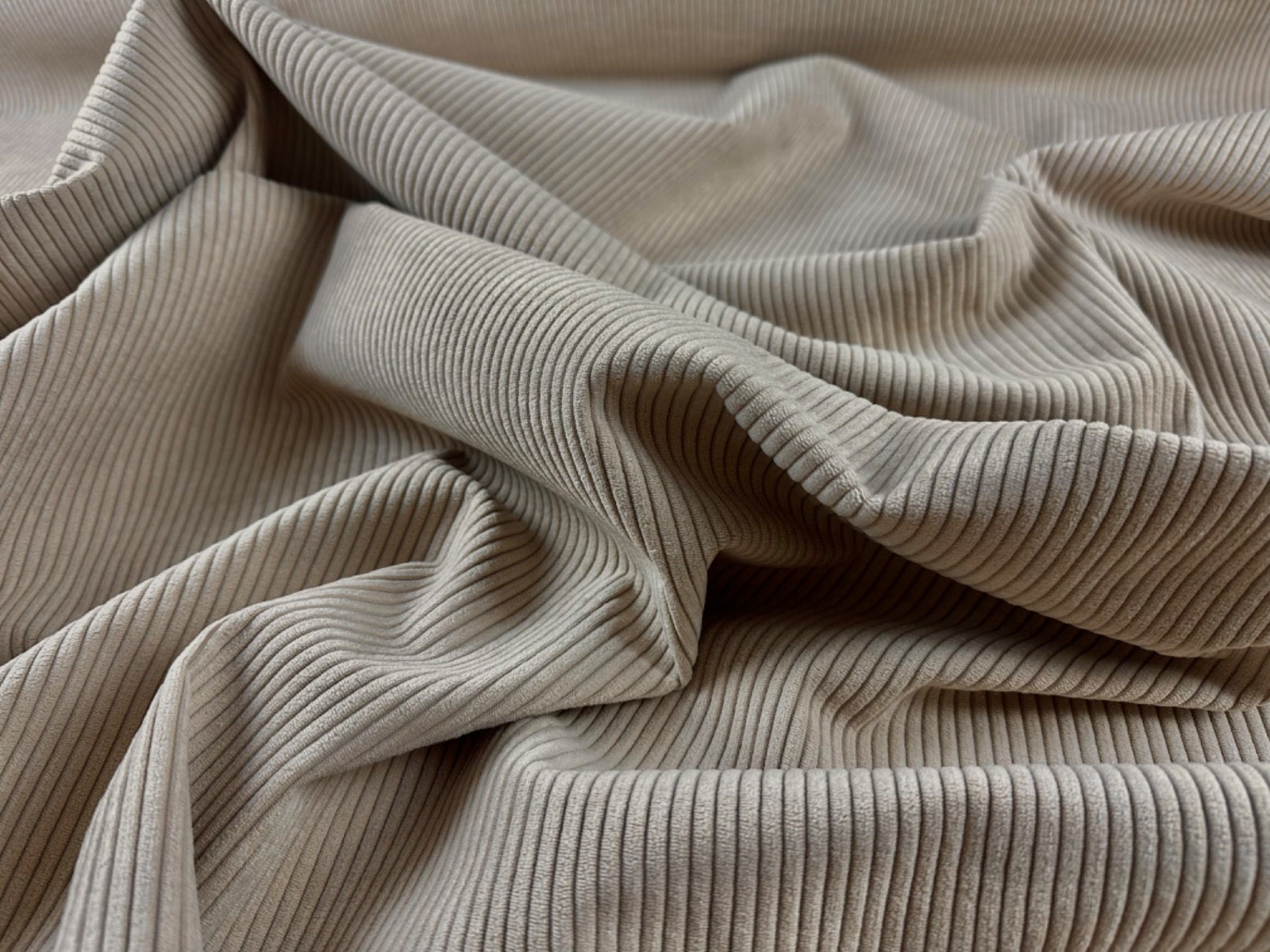 Chunky 5 Wale Upholstery Corduroy Taupe H334