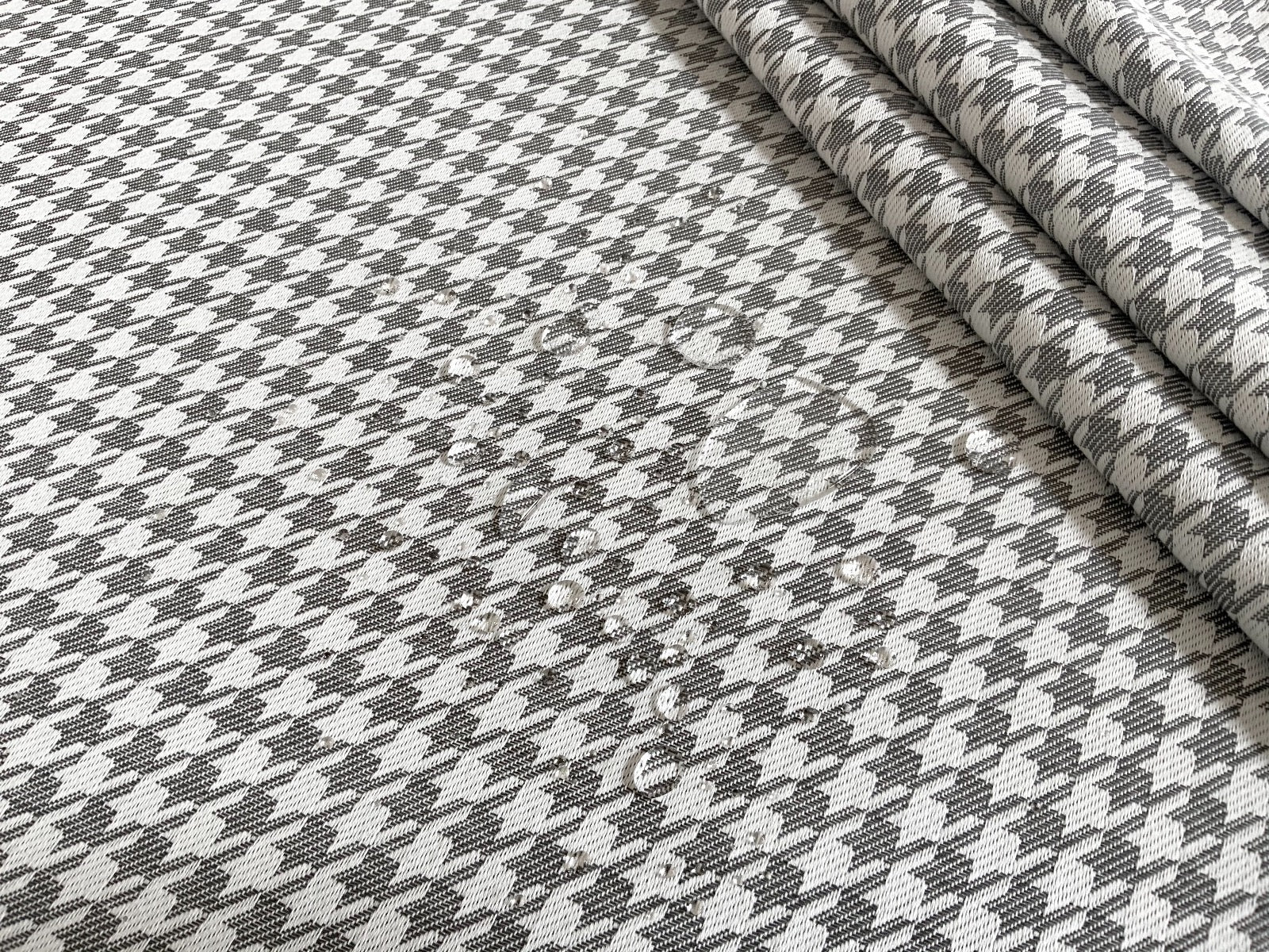 T389 Woven Dog Tooth Grey Outdoor Fabric