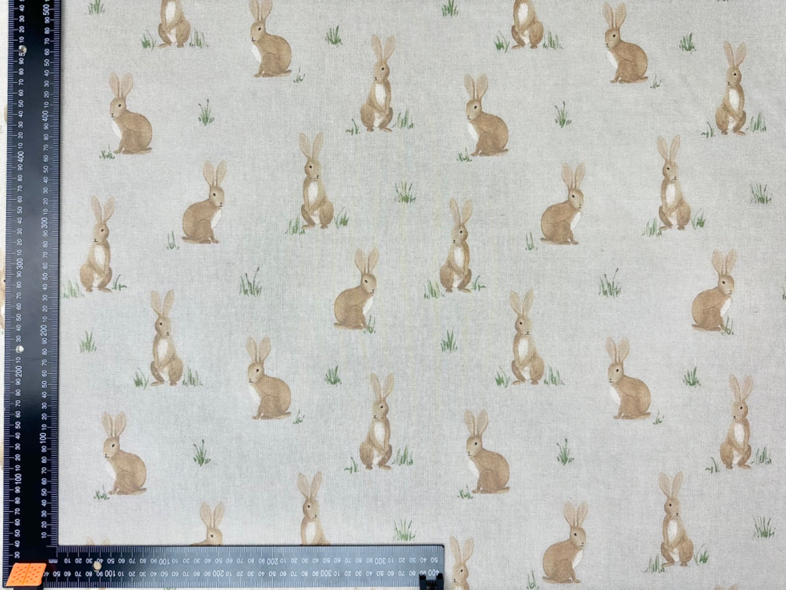 T516 Happy Hare Linen