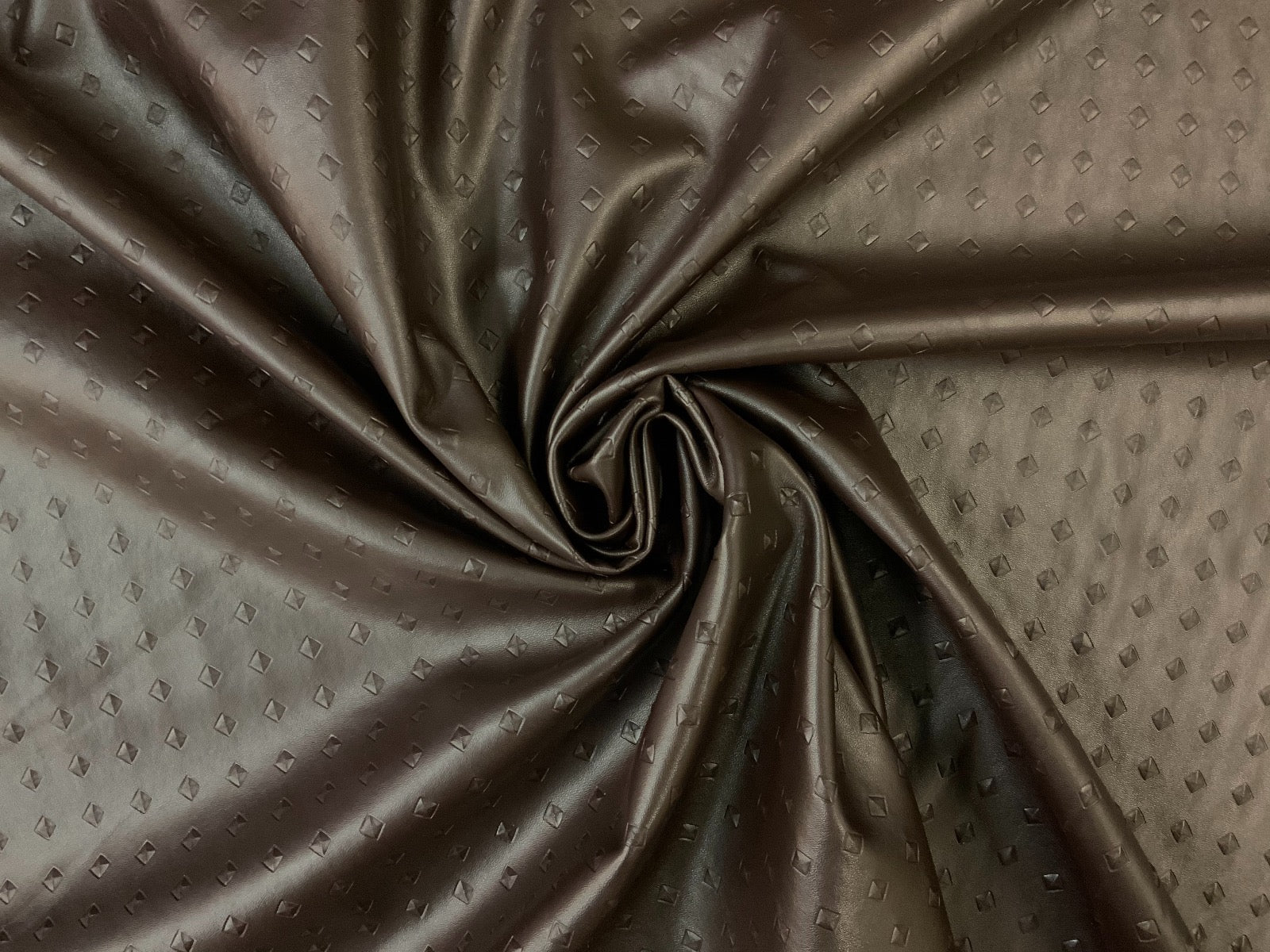 F185 Diamond Leatherette Brown