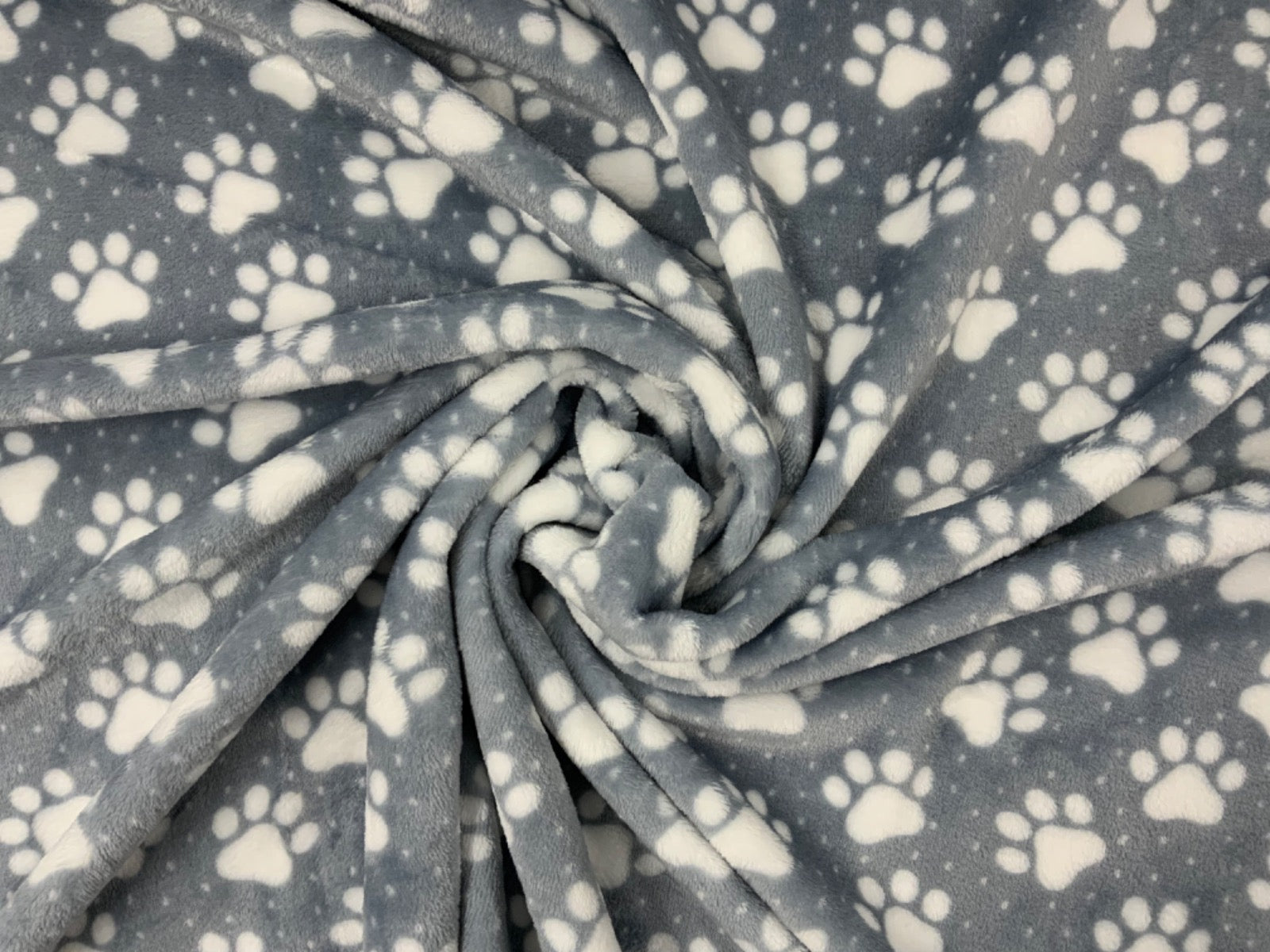 I453 Paws Super Soft Cuddle Fleece