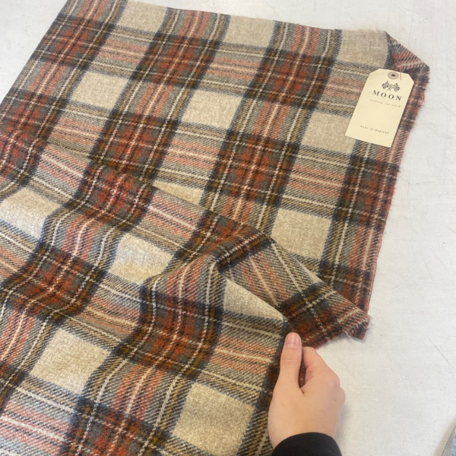 Abraham Moon wool Stewart Dress Antique Tartan Tex Ex 2860 Fabric Scale