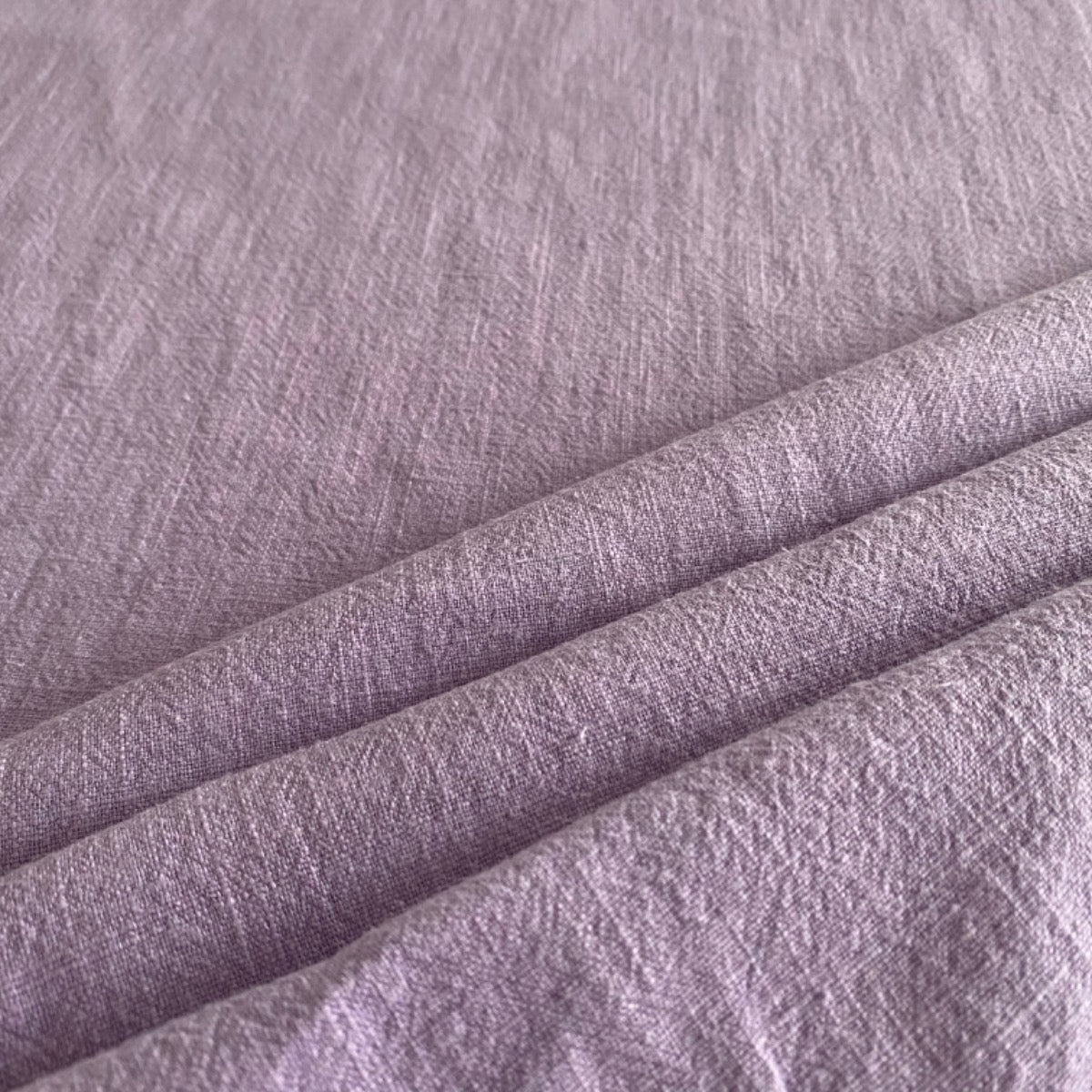 B374 Washed Ramie Linen Look Lilac folded 