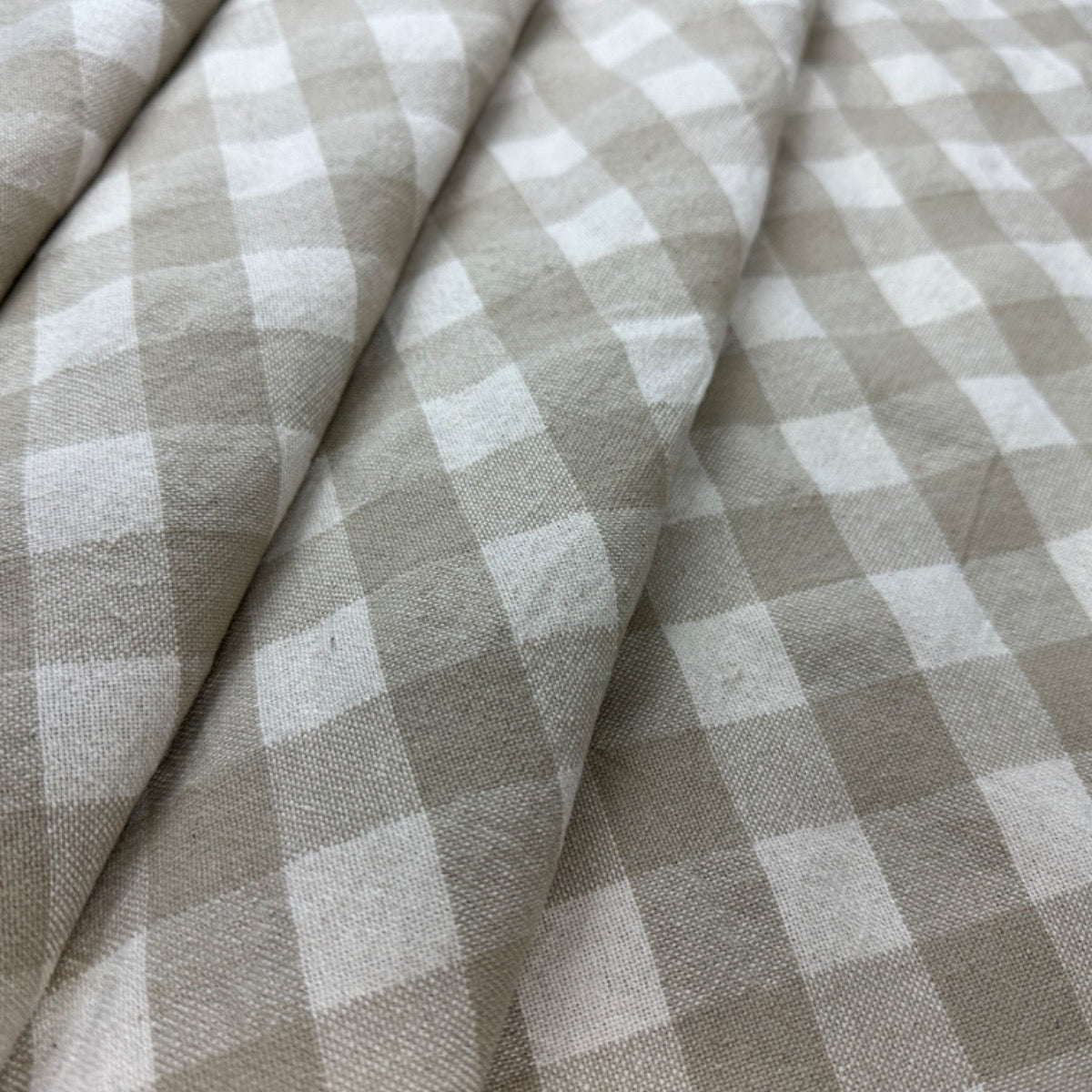 H357 Rustic Chunky Gingham Linen Fabric Folded