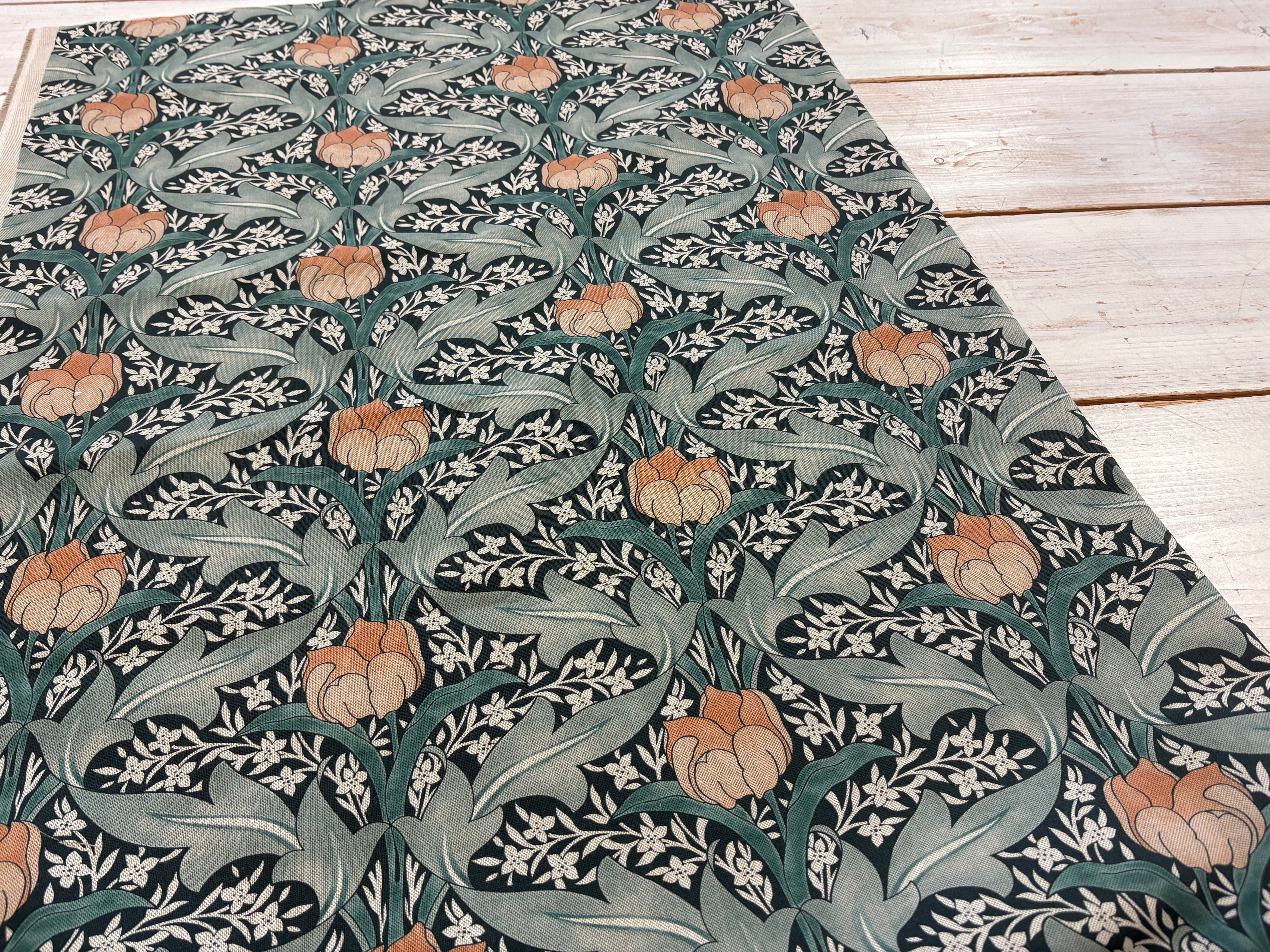 REM 18 - William morris style print 100cm x 140cm  (RRP - £17.50pm)