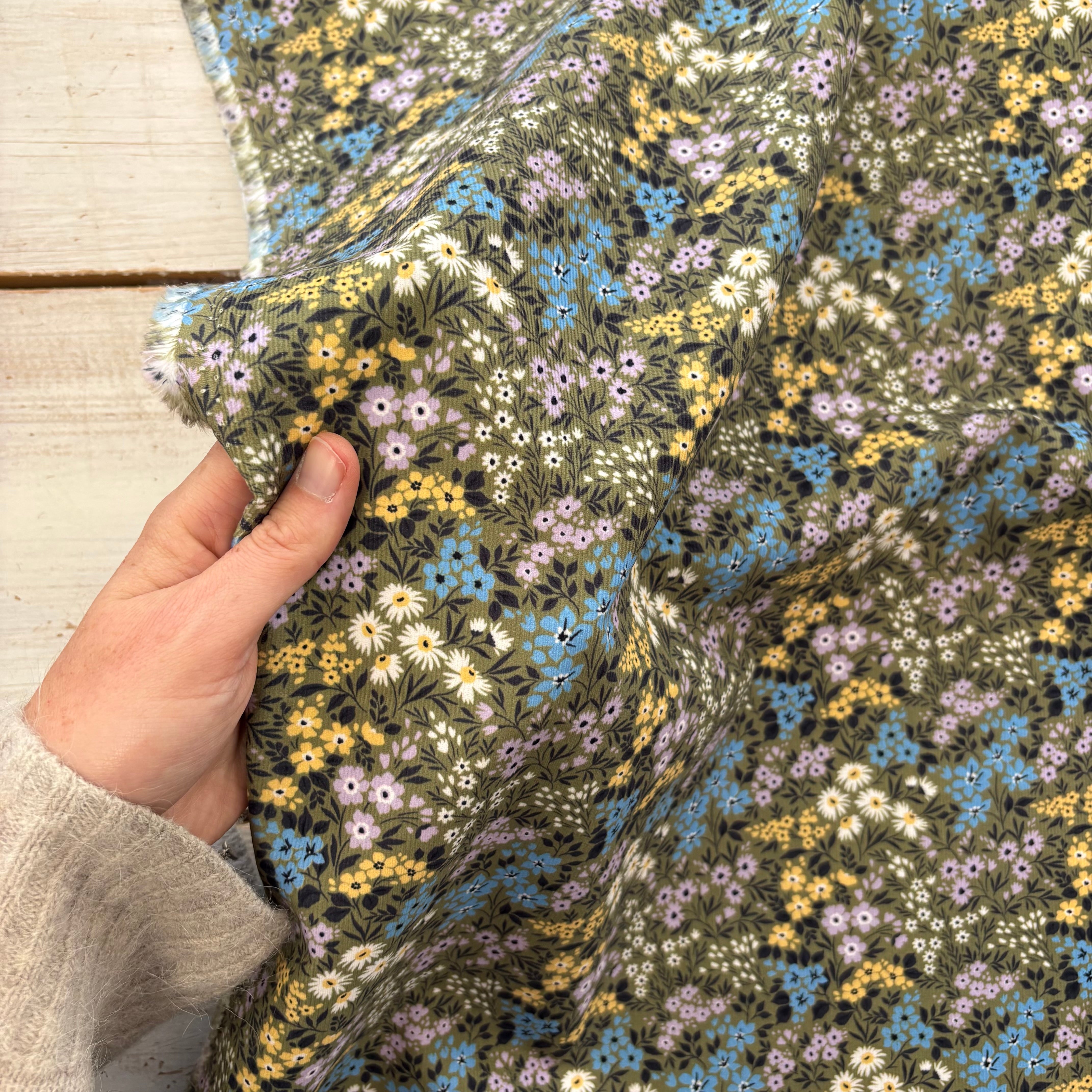 C857 Meadow Flowers Needlecord Green