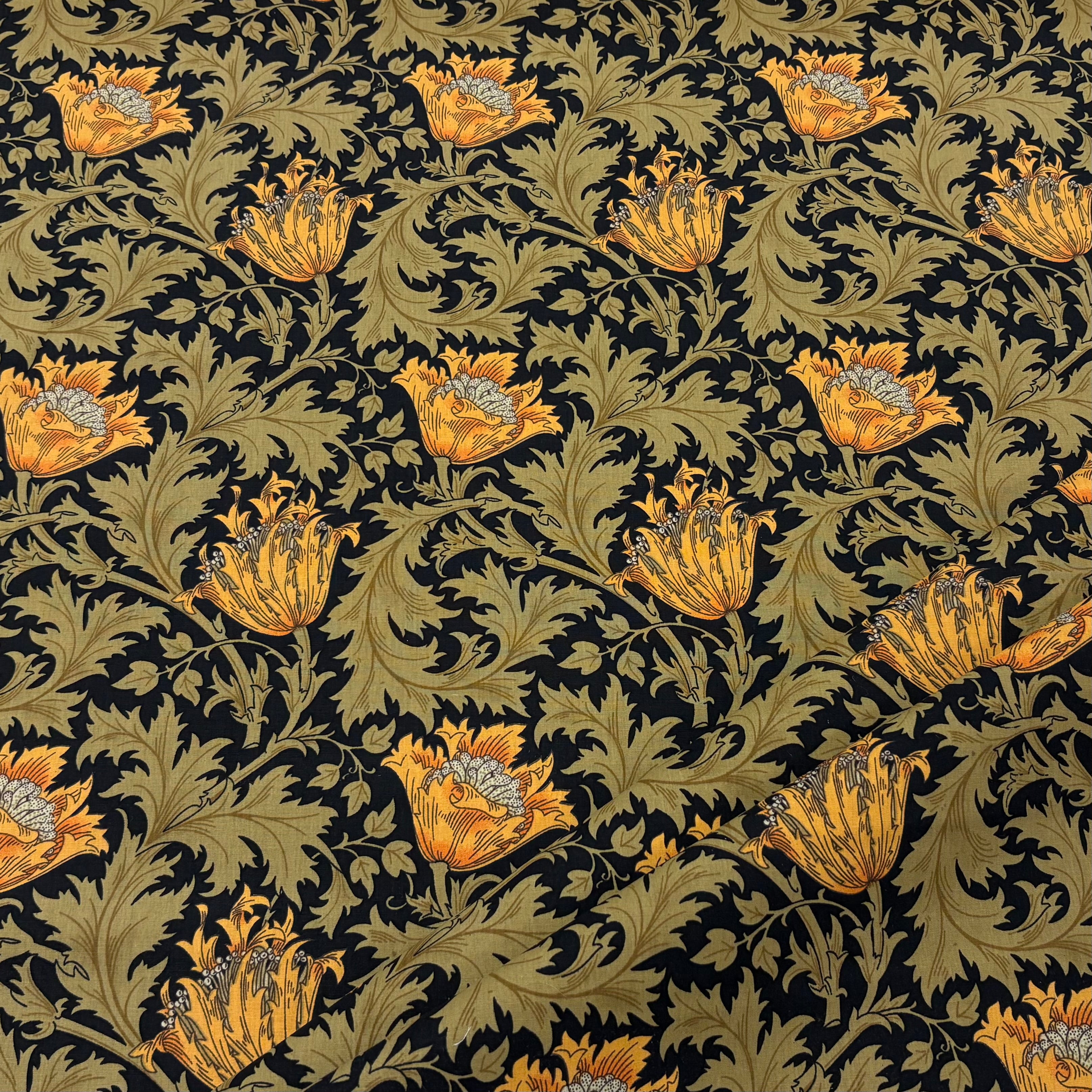 Tex Ex 2932  Autumn Arts and crafts Lilly Cotton lawn