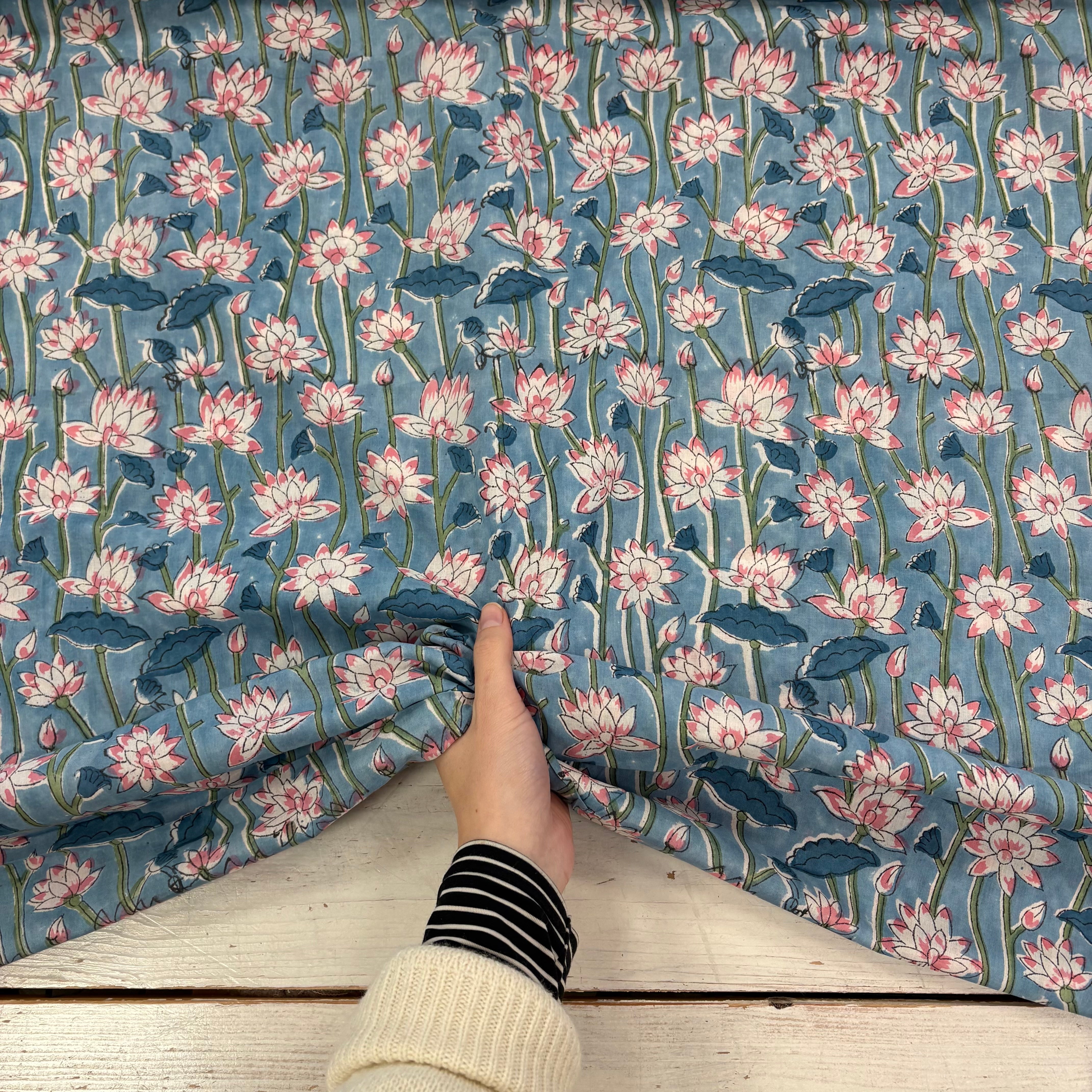 Indore Lotus block print Tex Ex 2949 Fabric Scale