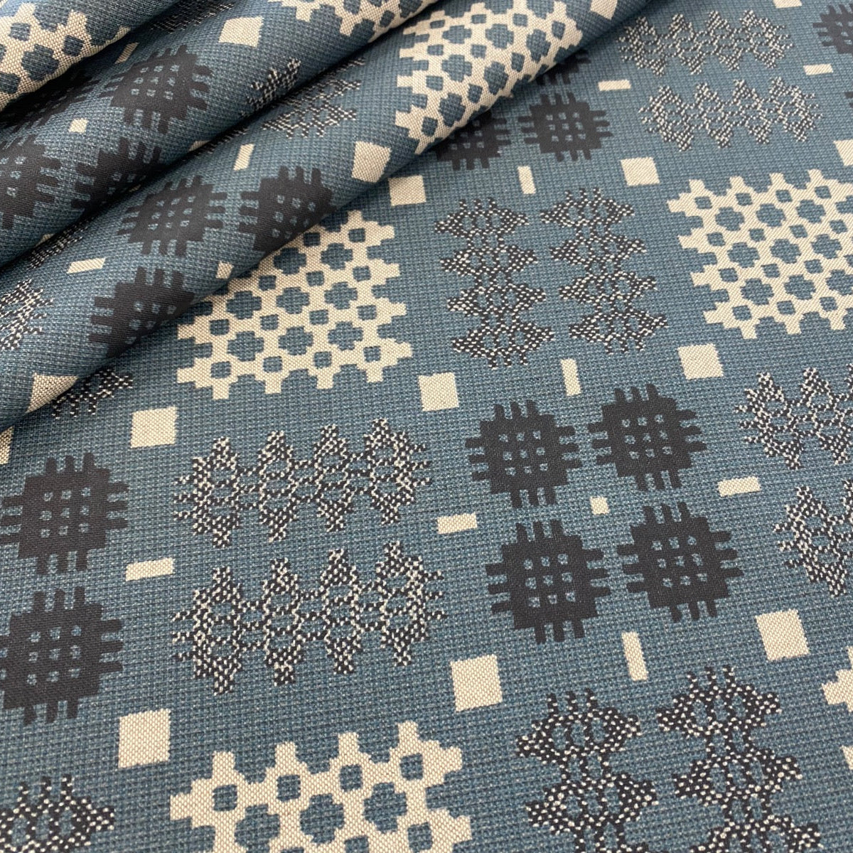 S39 Welsh Blanket Oilcloth Blue Wipeable Tablecloth Fabric Folded