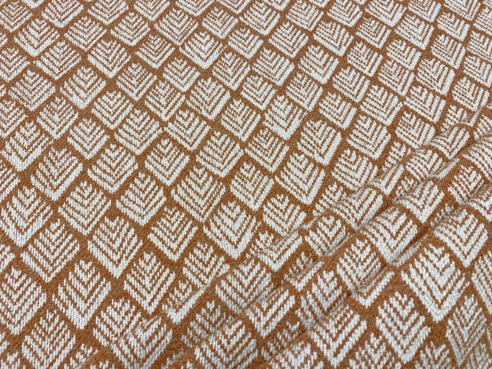 S251 Oslo Leaf Chestnut