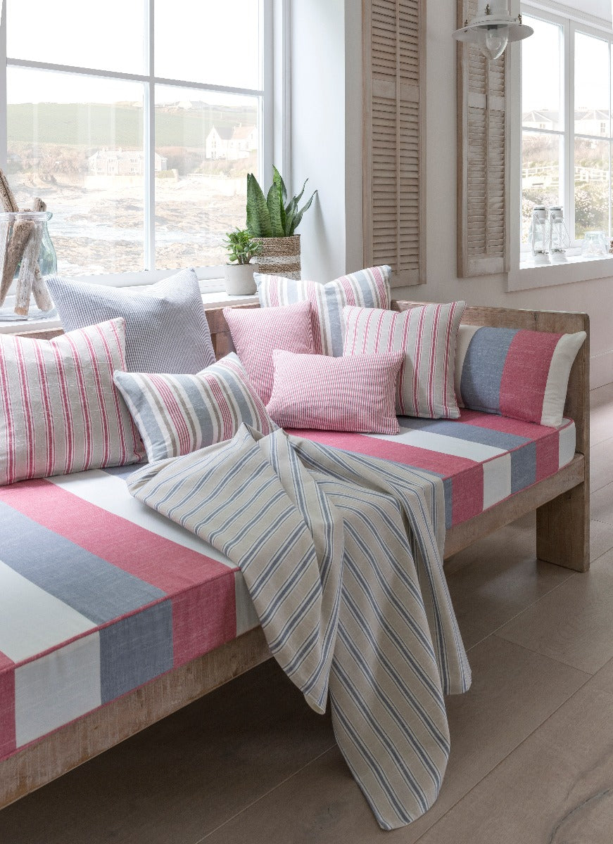 Clarke & Clarke Thornwick Fuchsia
