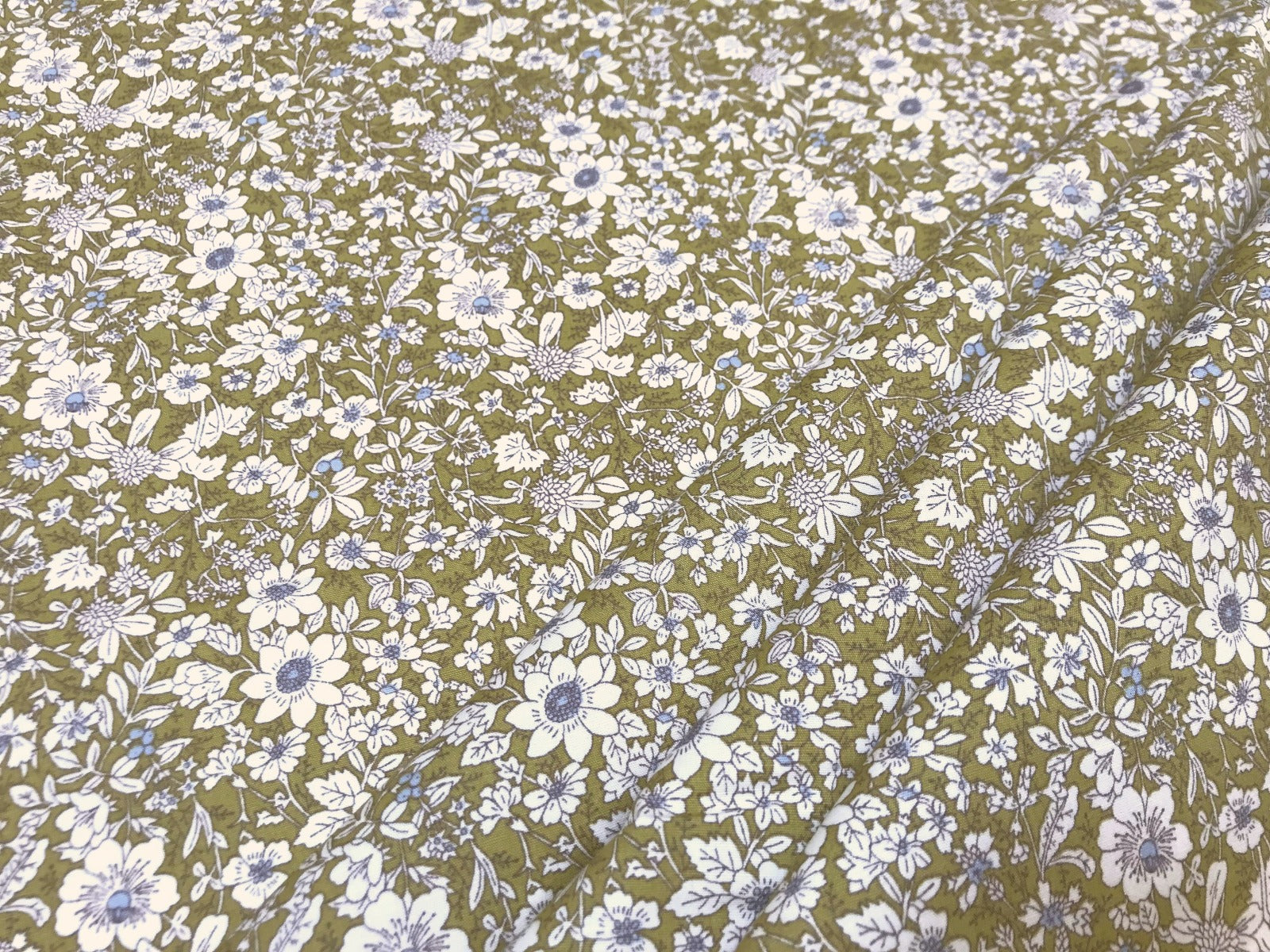 Meadow Floral Cotton Poplin Green C411