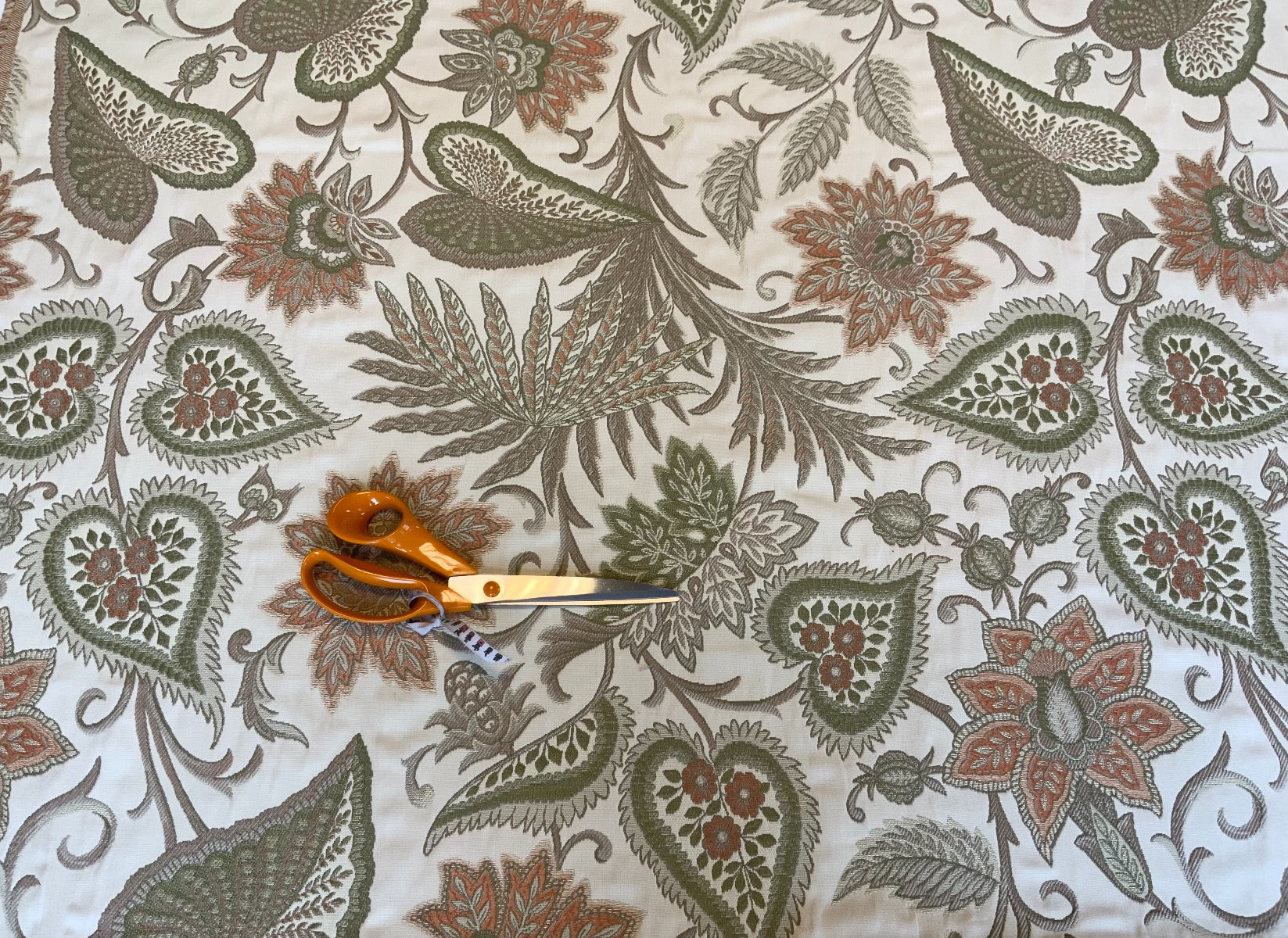 iLiv Etienne Henna