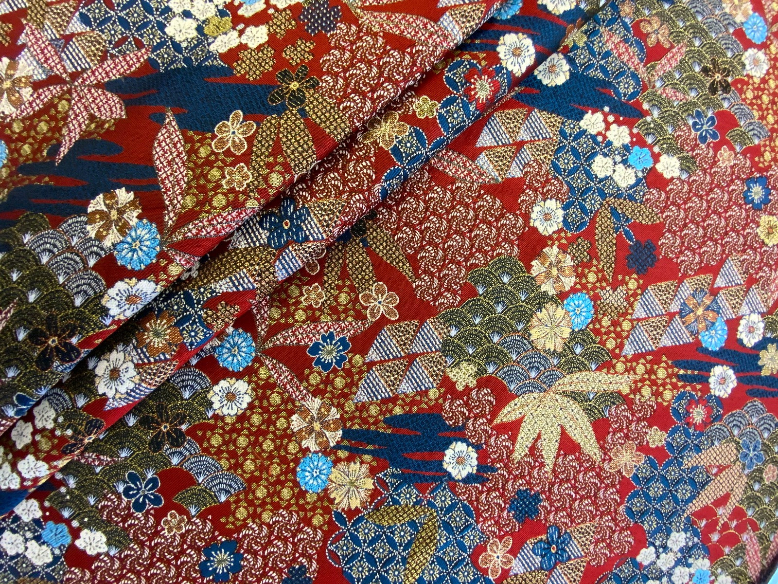 H305 Japanese Water Garden Tapestry Multi