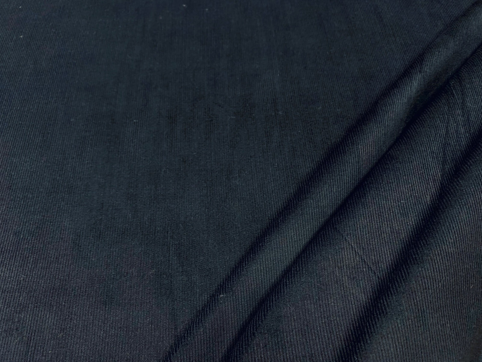 F372 Ex Designer 18 Wale Corduroy Dark Marine