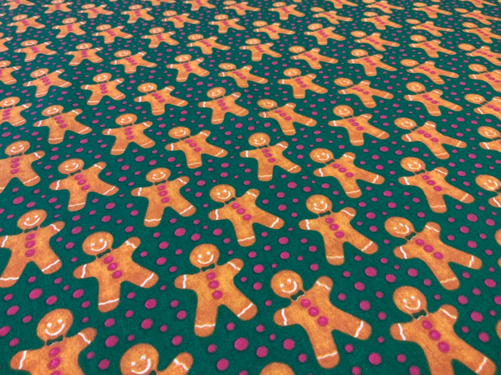 C700 Traditional Gingerbread Green