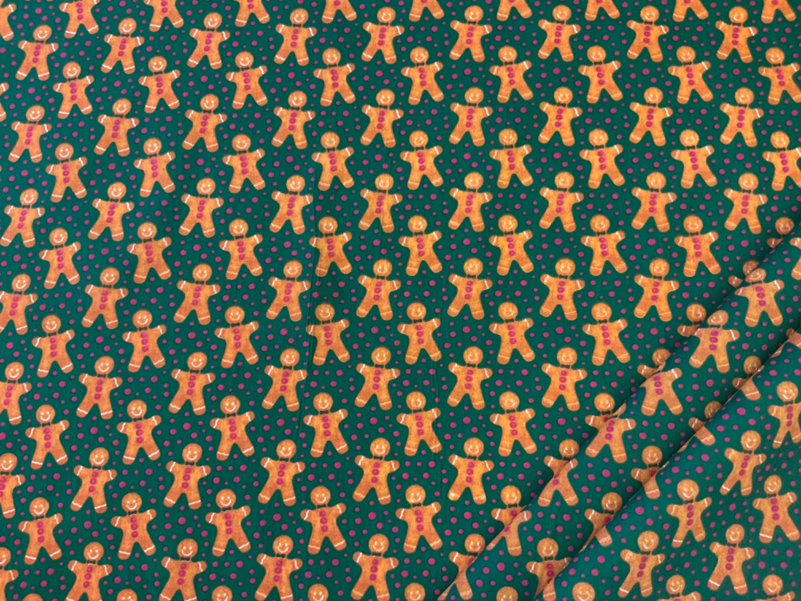 C700 Traditional Gingerbread Green