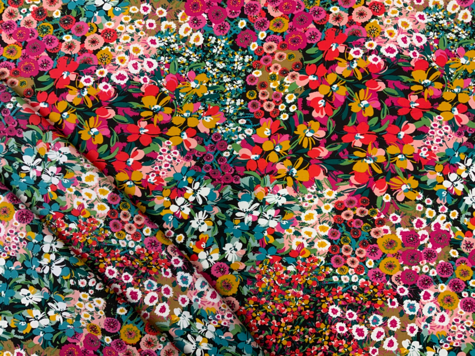 H317 Fuchsia Camomile Clusters Viscose