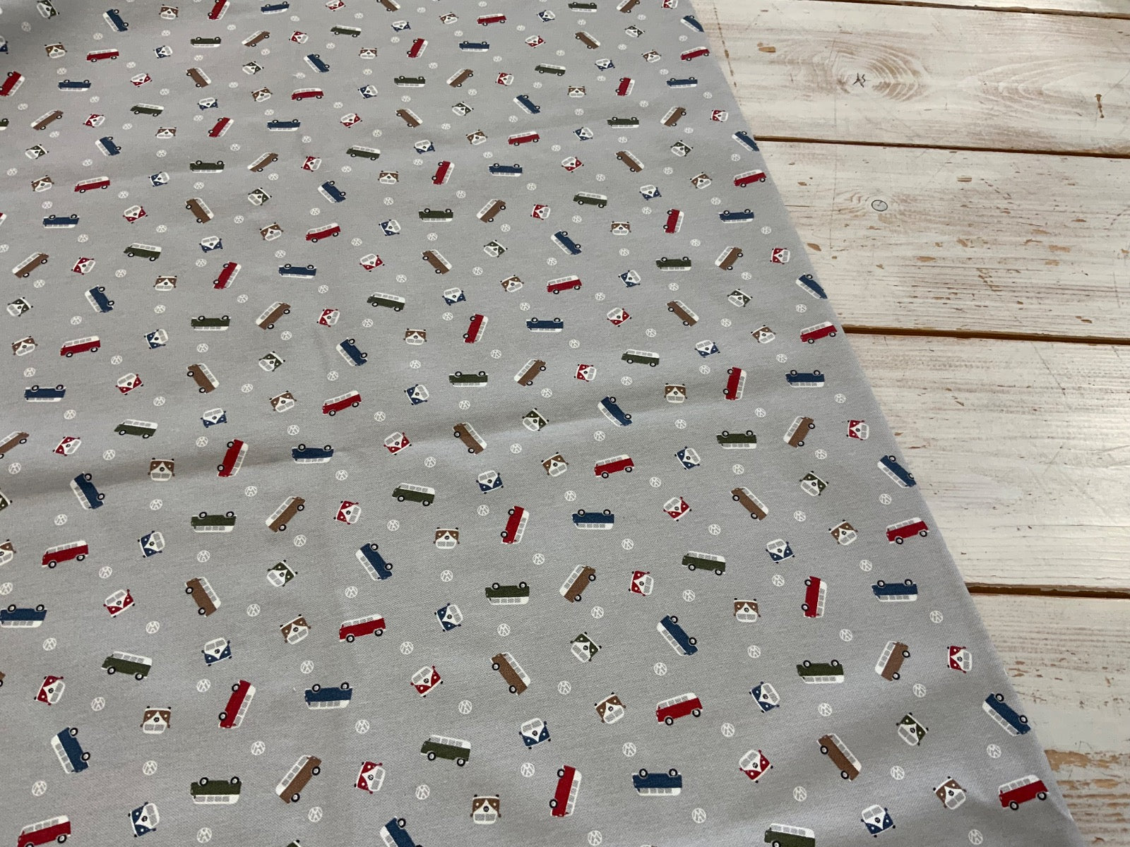 RE3987 1m VW camper van print (140cm wide)