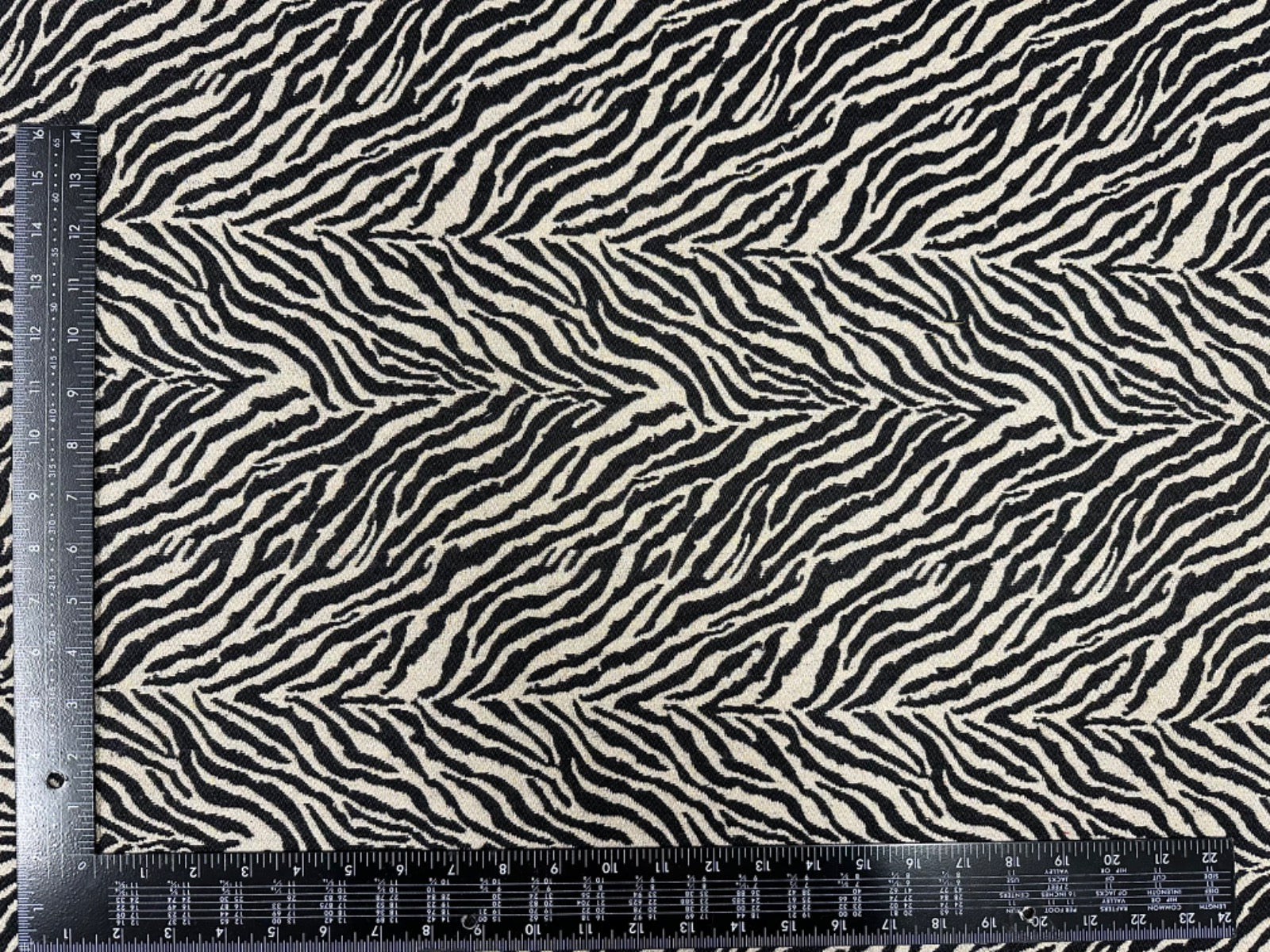 F377 Zebra Tapestry