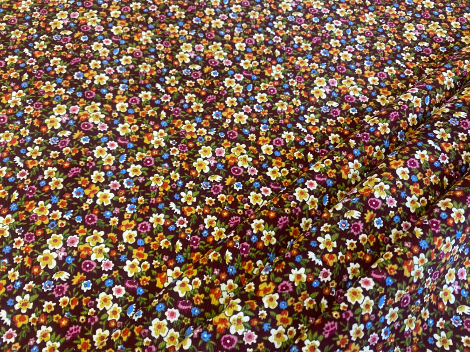 I517 Flower field 21 Wale Cotton Needlecord