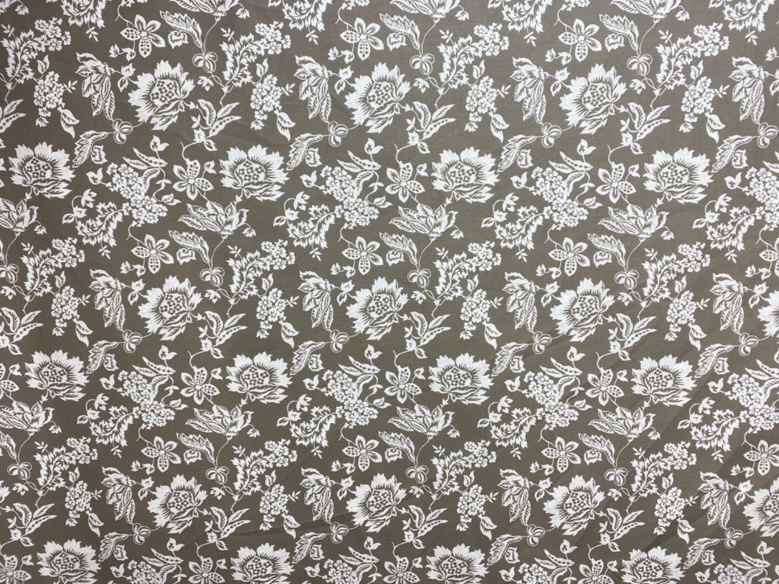 S235 Jacobean Silhouette Floral