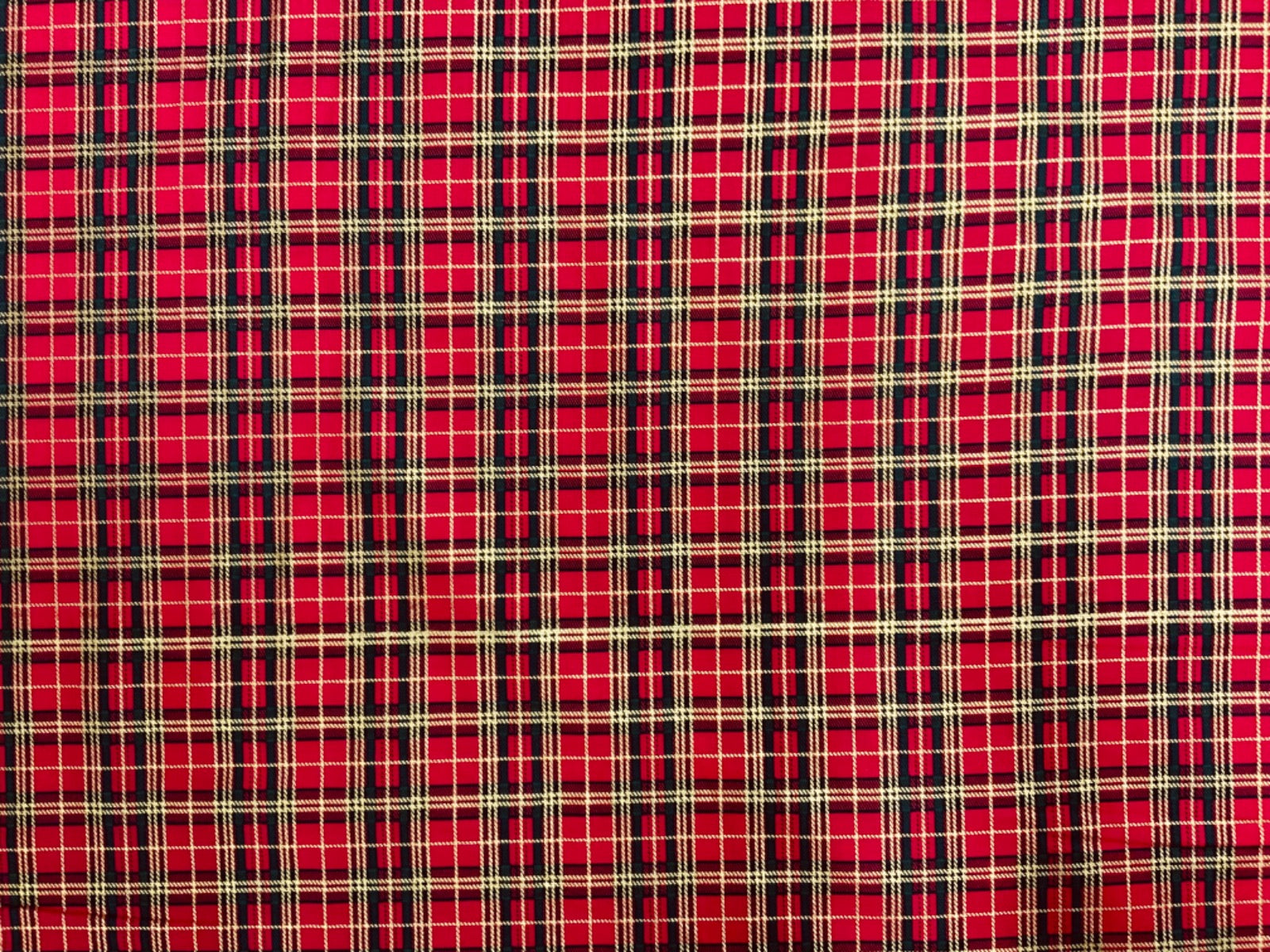 C777 Metallic Christmas Tartan Red (Gold)