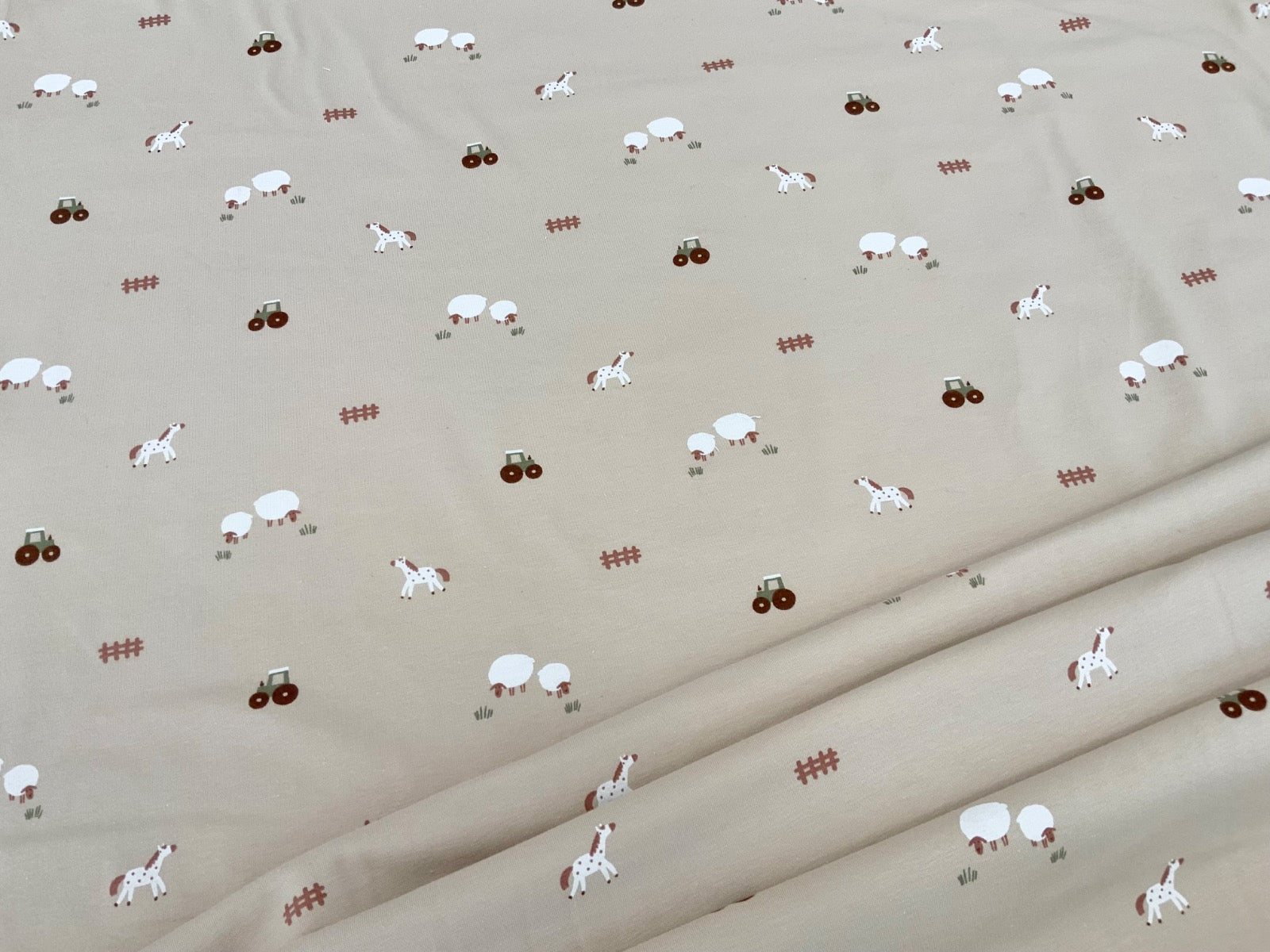 C823 On the Farm Jersey Beige
