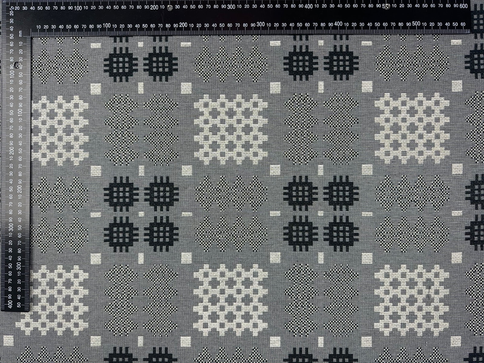 S290 Welsh Blanket Tapestry Grey