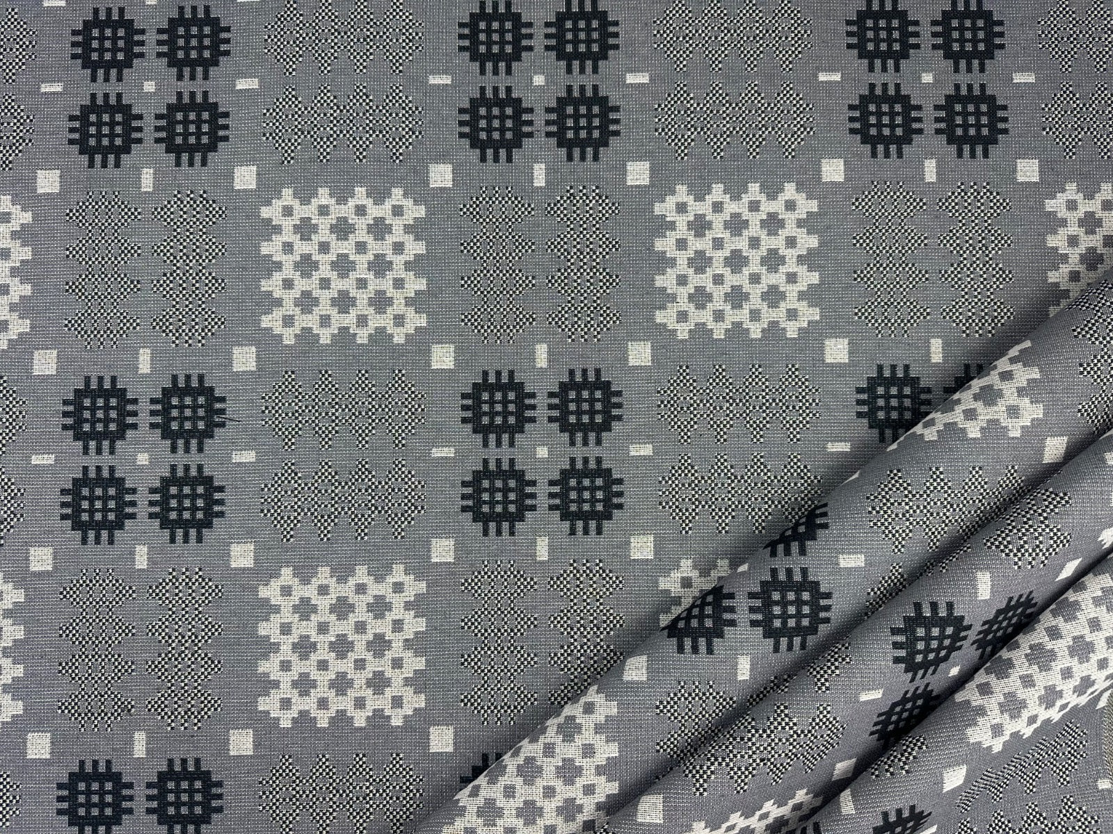 S290 Welsh Blanket Tapestry Grey