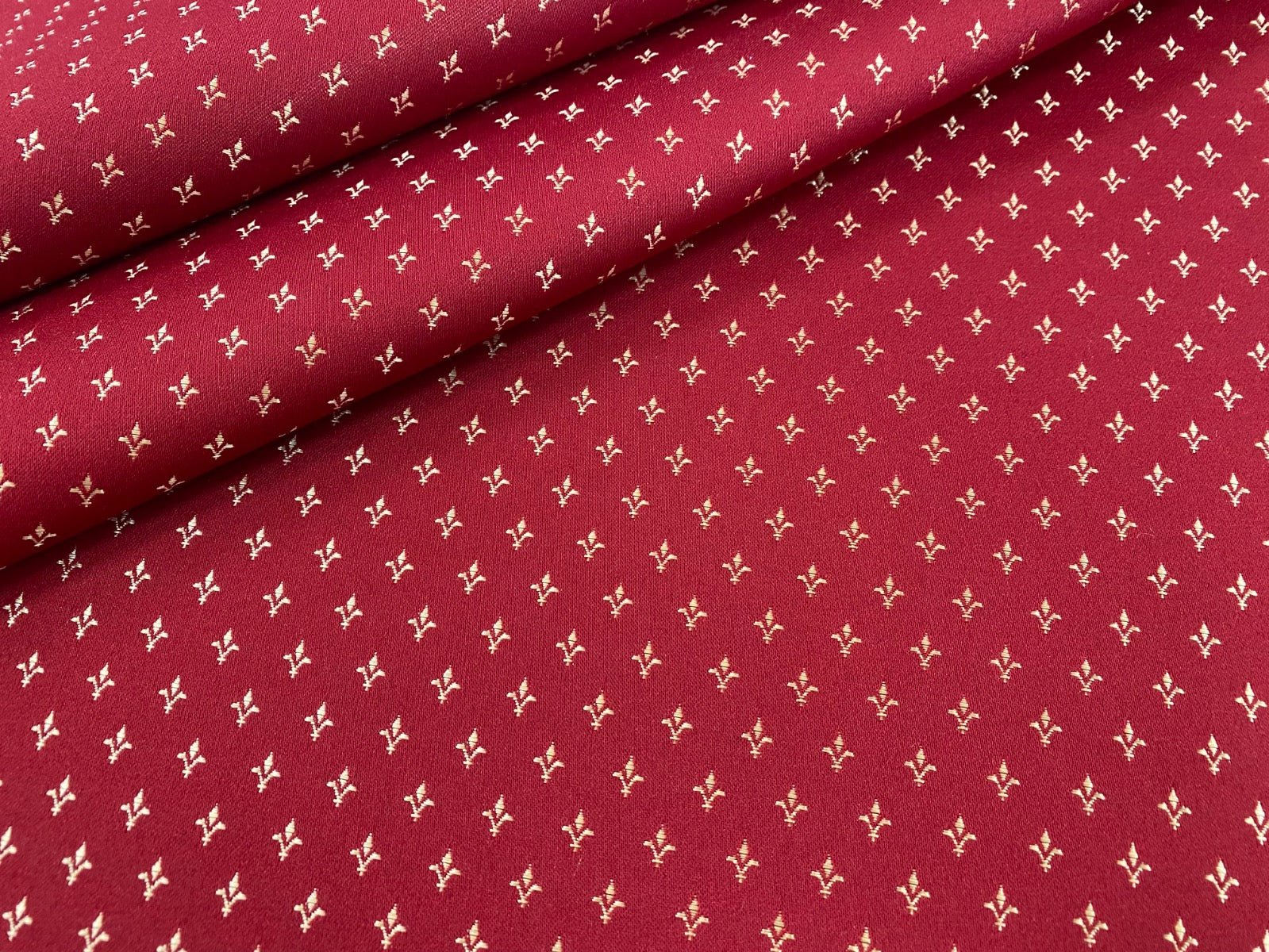 Fleur De Lys Jacquard Red H410