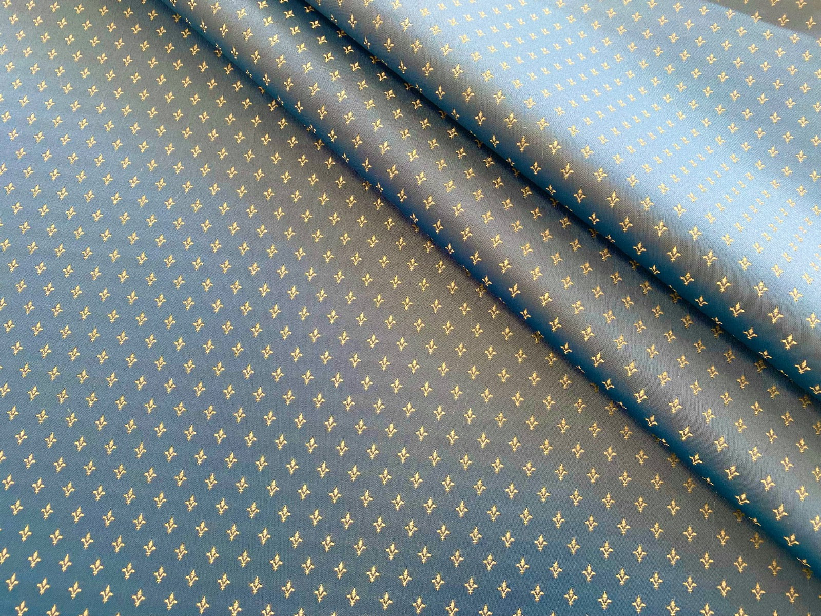 Fleur De Lys Jacquard Blue H411
